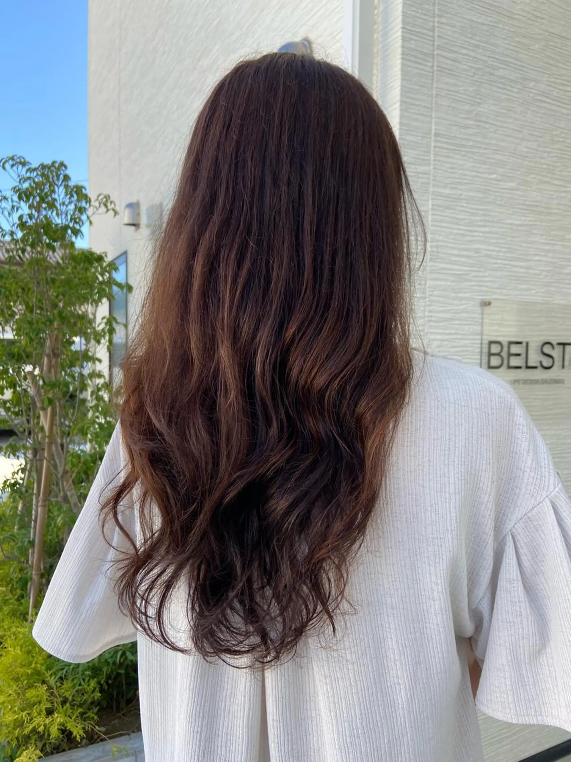 ロング オレンジブラウン 岩﨑 智穂のヘアスタイル