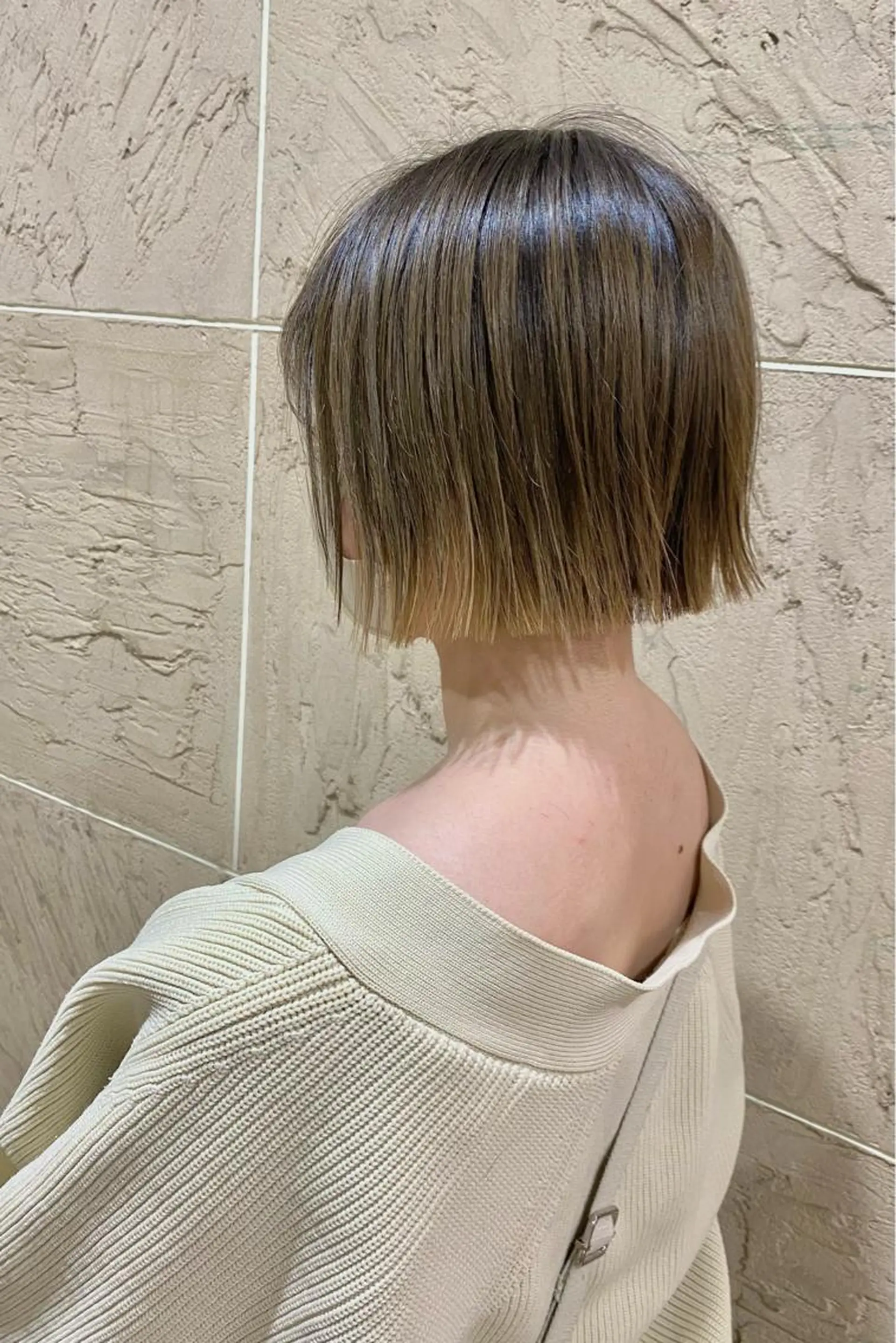 ミディアム カラー 菊地 紗矢のヘアスタイル