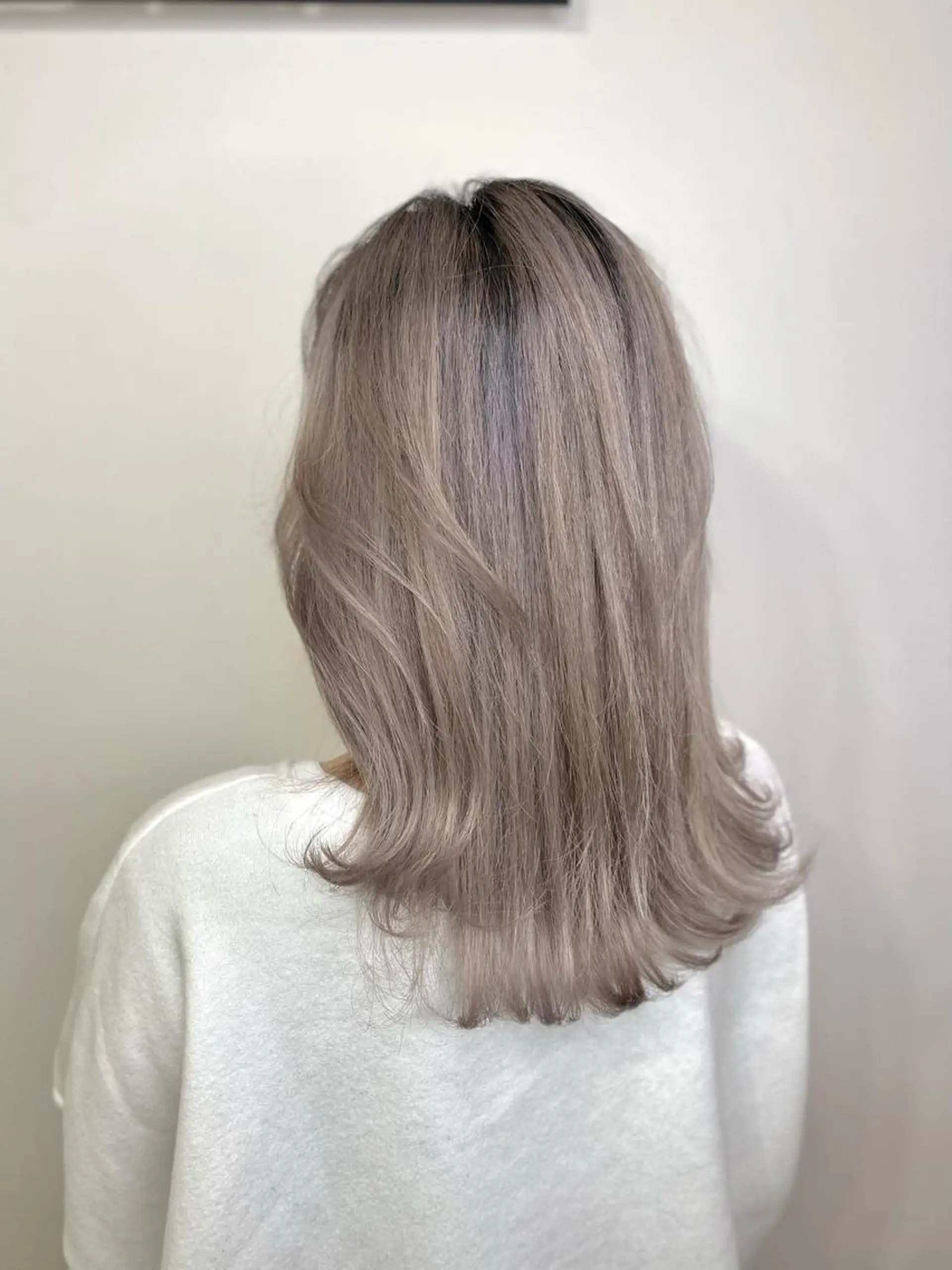 カラー ブロンド ホワイトブロンド ヘアカラー Luzir⭐︎ GEN⭐︎のヘアスタイル