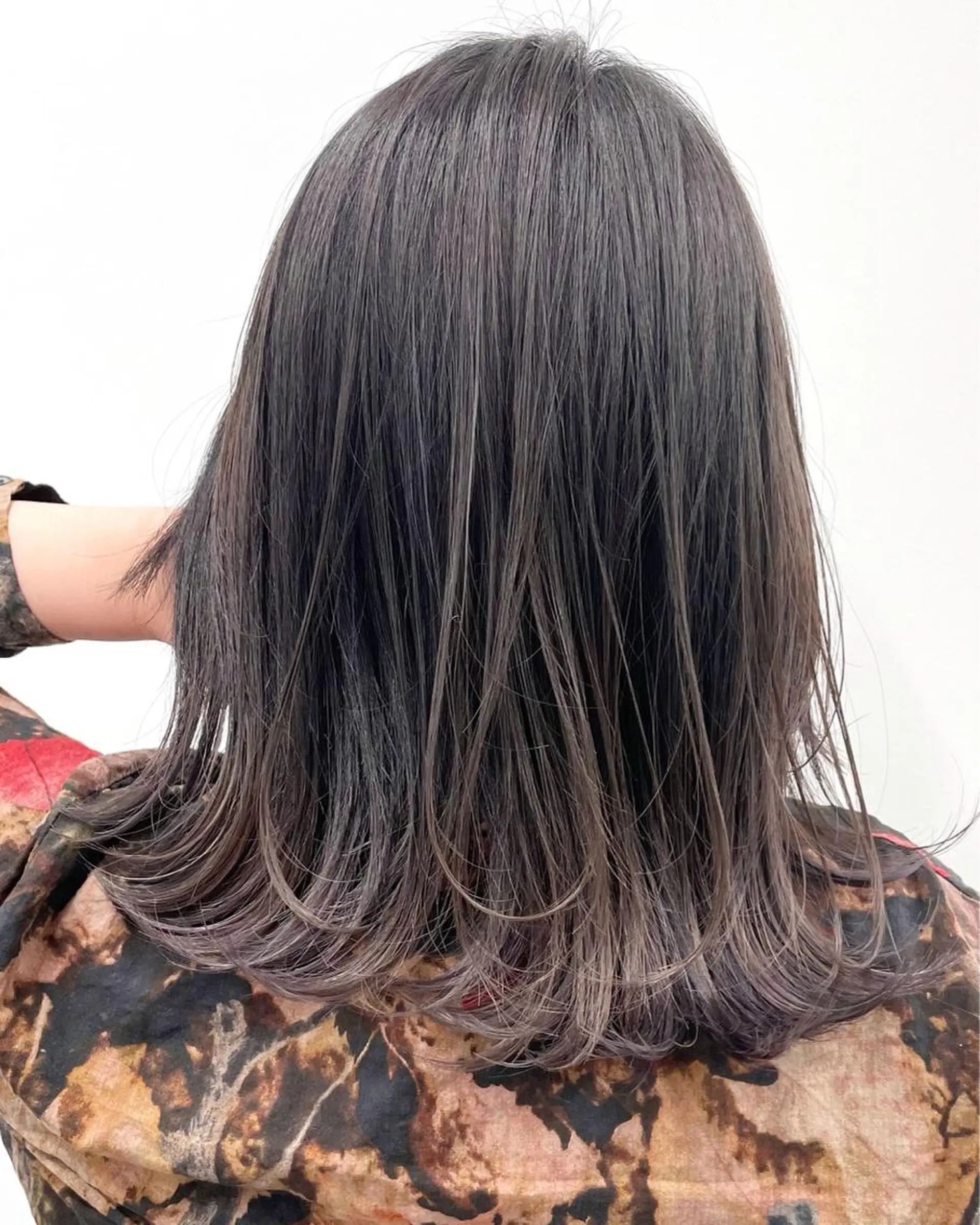 ミディアム カラー ヘアアレンジ バレイヤージュ グレージュ ラベンダーカラー ラベンダーグレージュ ラベンダーグレー 🦄インナーカラー 🦄貫井彩花のヘアスタイル