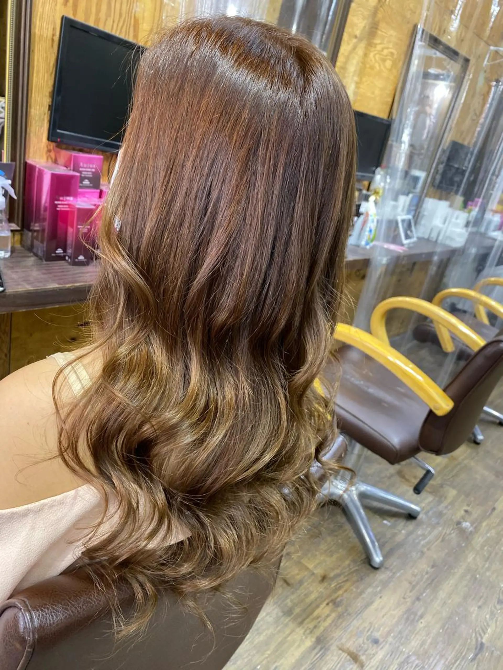 ロング カラー ベージュカラー シアーベージュ IwAsh大和駅前店 河野亜里香のヘアスタイル