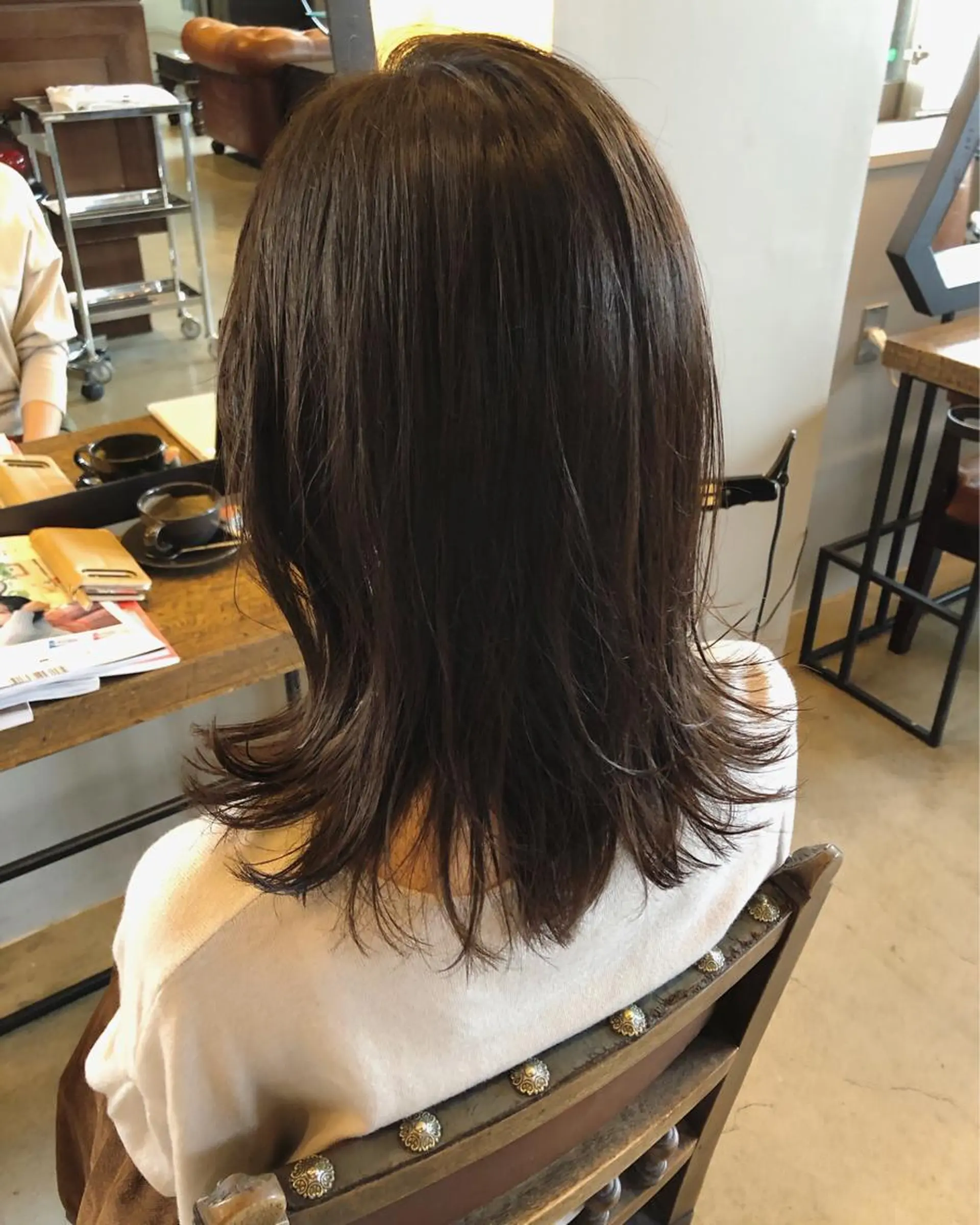 セミロング カラー 相原 美咲のヘアスタイル