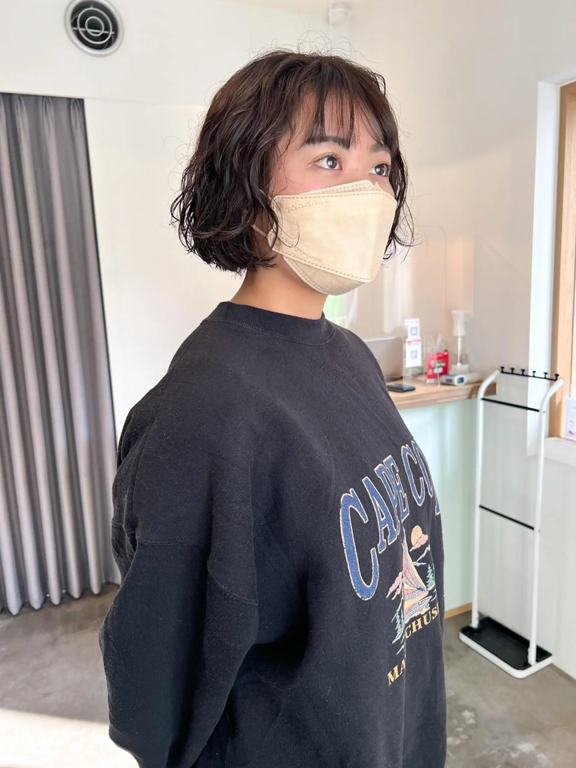 ミディアム カラー パーマ ミディアムパーマ ボブ ウルフカット ミディアムパーマ /癖毛パーマのヘアスタイル