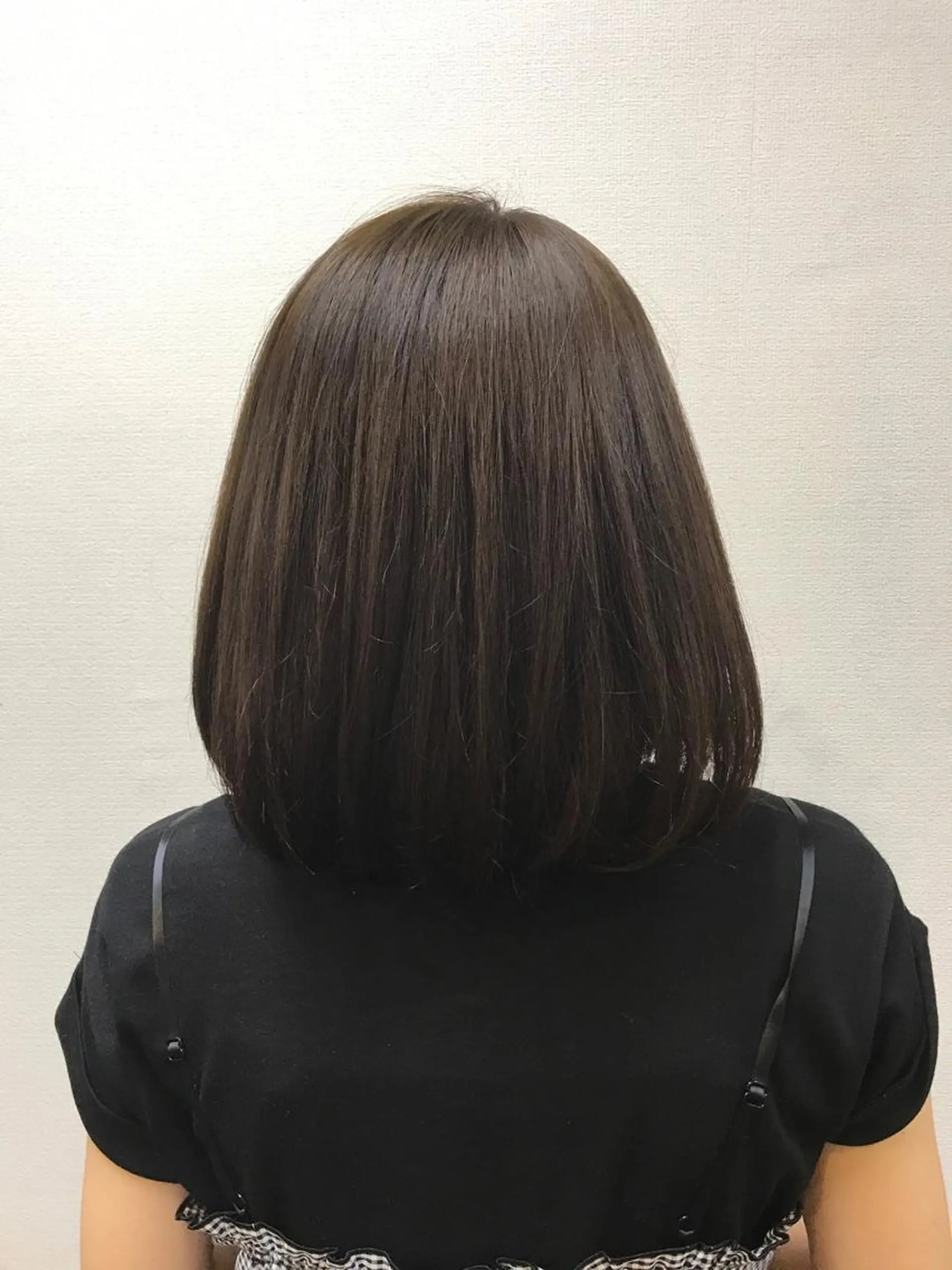 ミディアム カラー アッシュ ブルーカラー ハイトーンカラー HAIR  SALON C.C所属・吉森 満俊のヘアスタイル