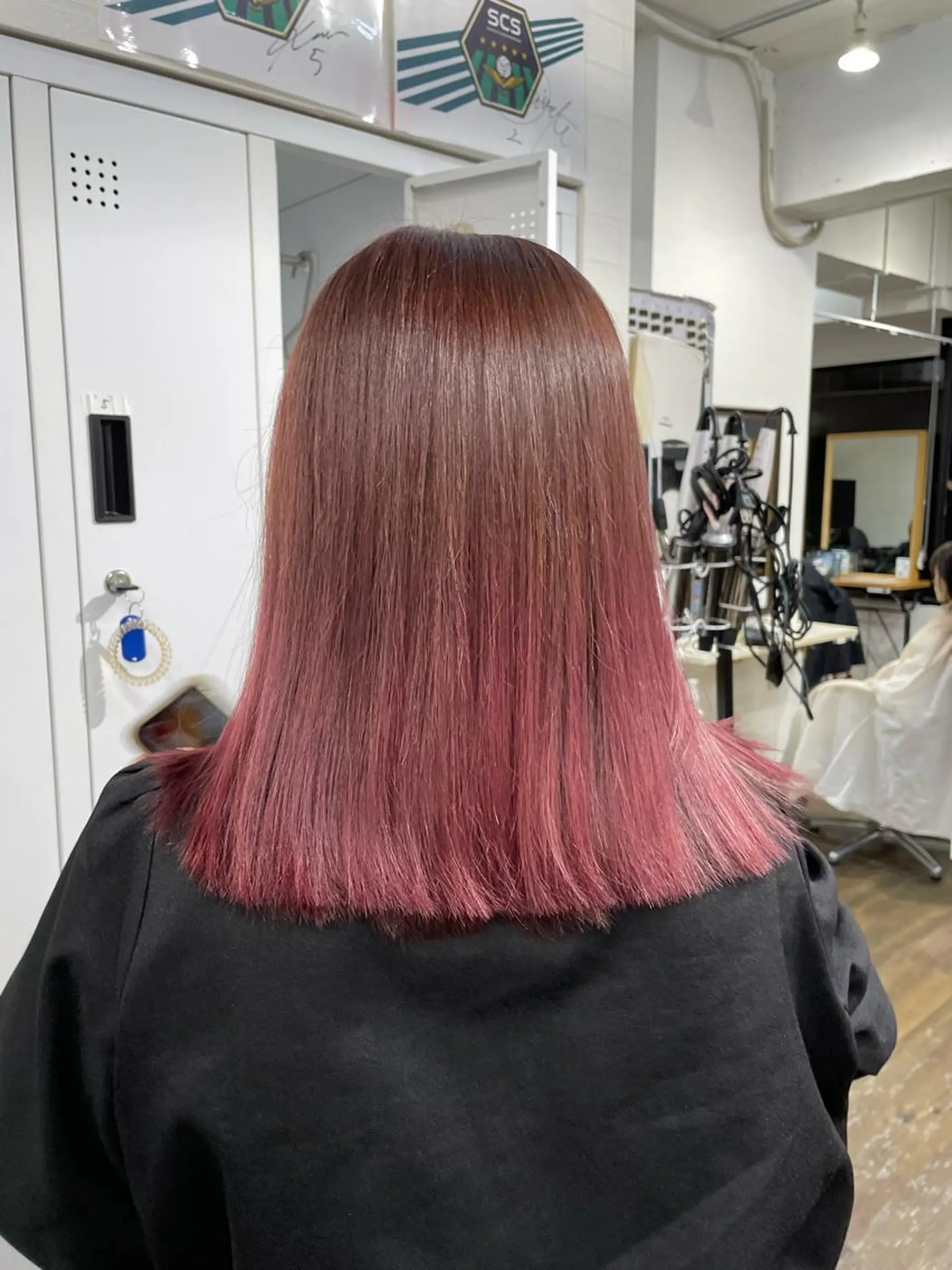 セミロング 横浜🦋ハイトーン 🫐シャドウルーツのヘアスタイル