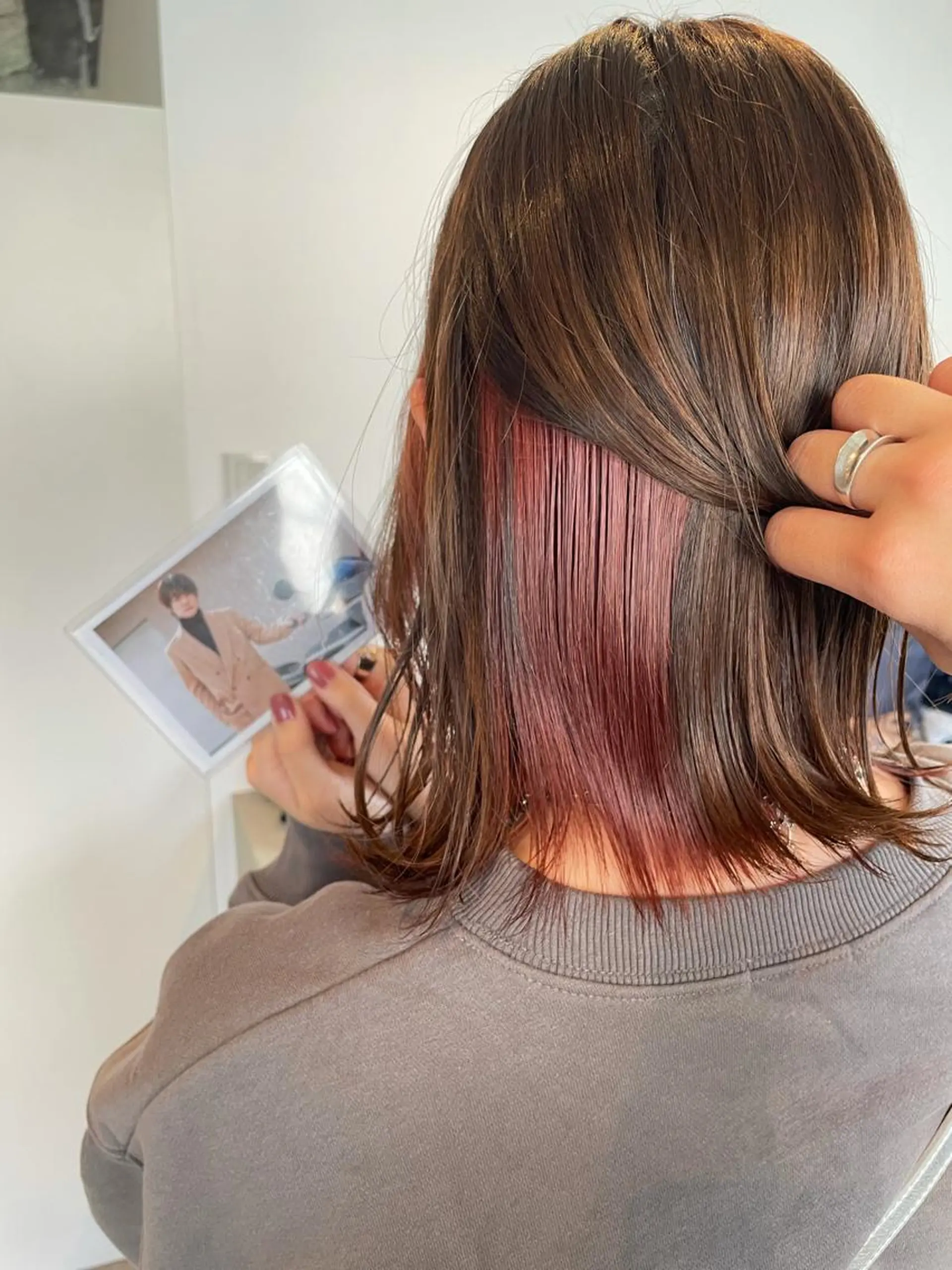 ミディアム カラー レッドカラー REONA🪽✨薬院 レイヤーカット🫧のヘアスタイル