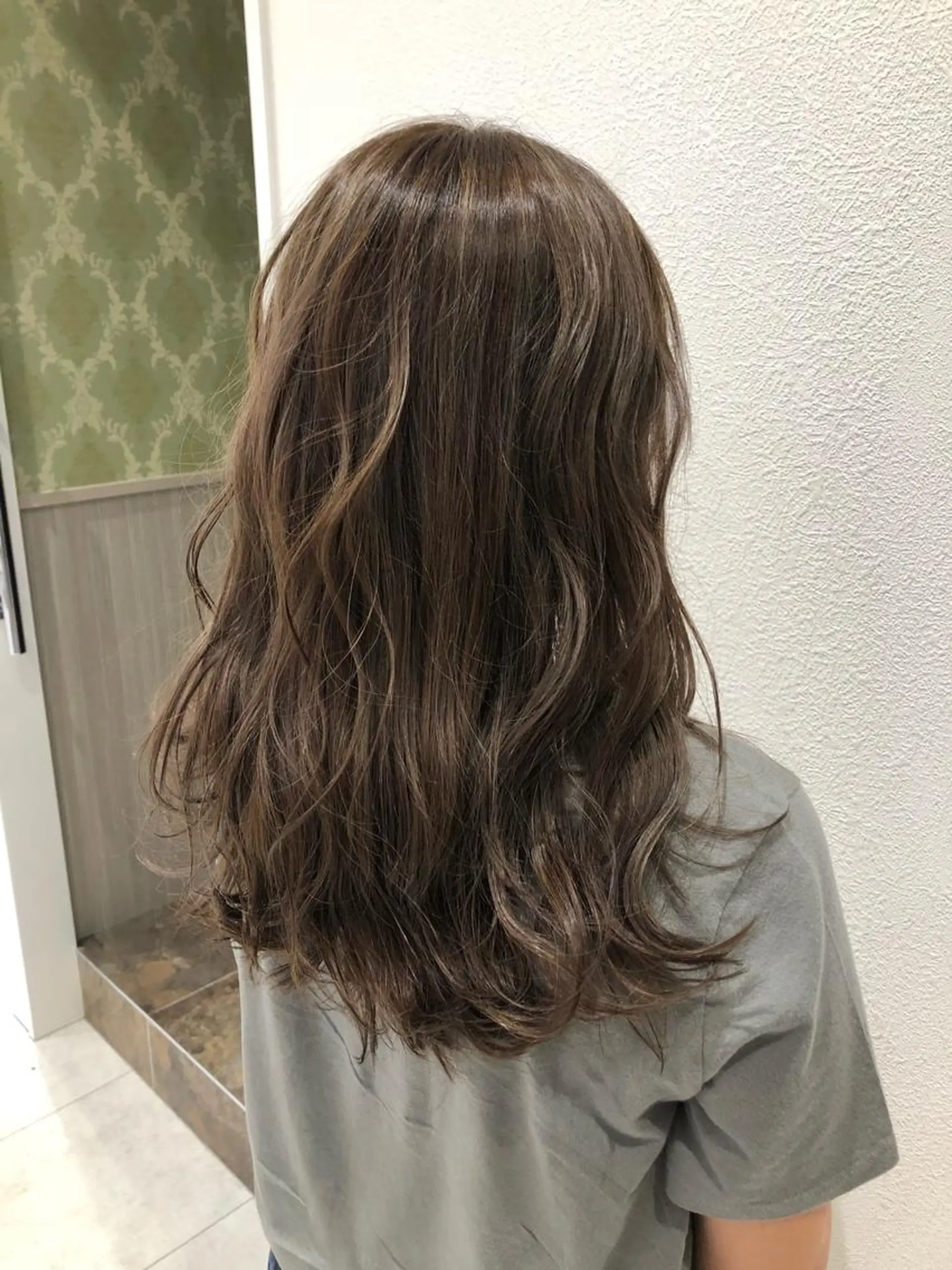 セミロング 岸 保奈美のヘアスタイル
