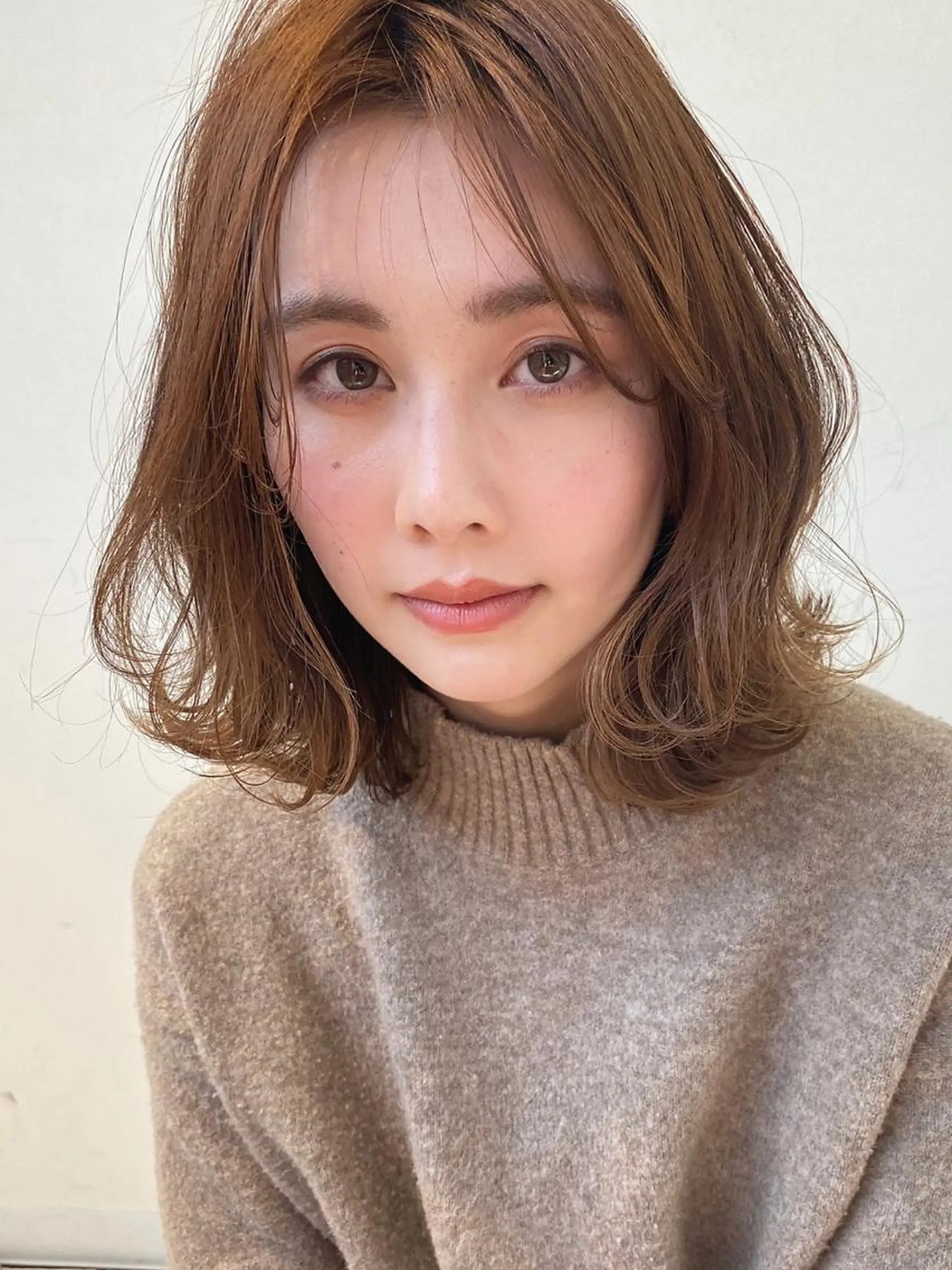 ショート カラー グレージュ ボブ レイヤーカット カット ヘアカラー トリートメント ツヤ髪になりたい方へ 🩷柴田知亜希のヘアスタイル