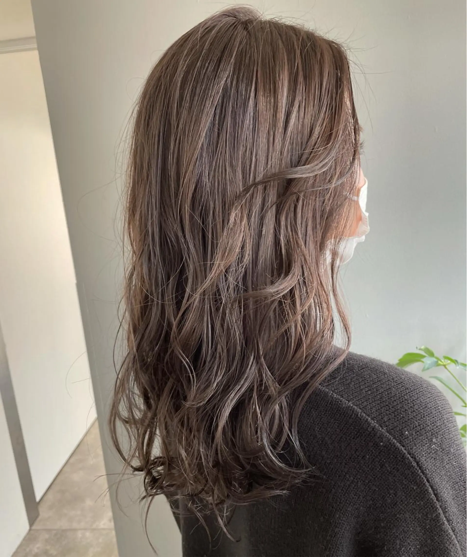 セミロング カラー ヘアカラー 心斎橋韓国ボブ 好原良真のヘアスタイル