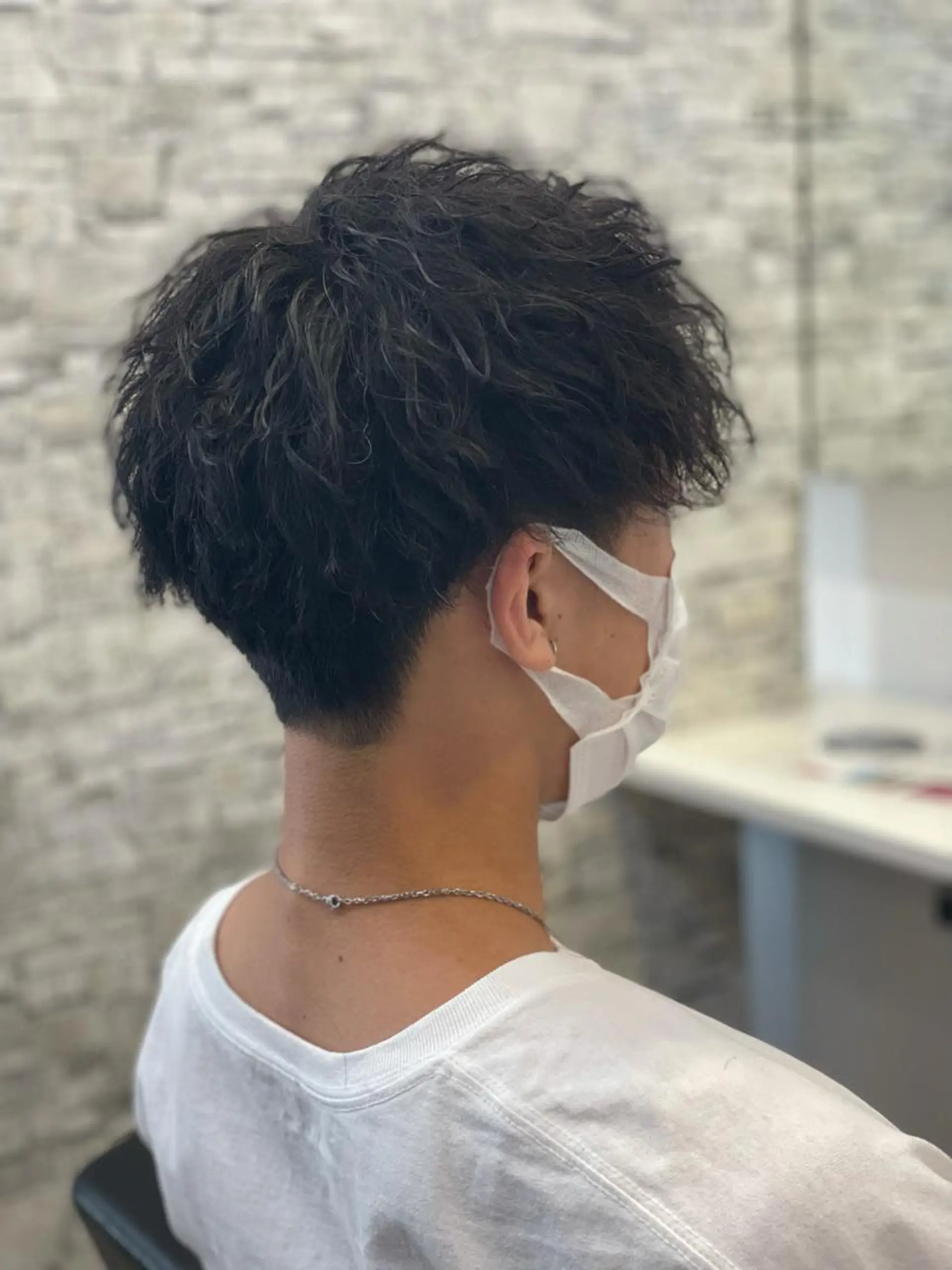 ショート パーマ メンズ マッシュ メンズパーマ ツイストスパイラルパーマ スパイラルパーマ 石崎 直也のヘアスタイル