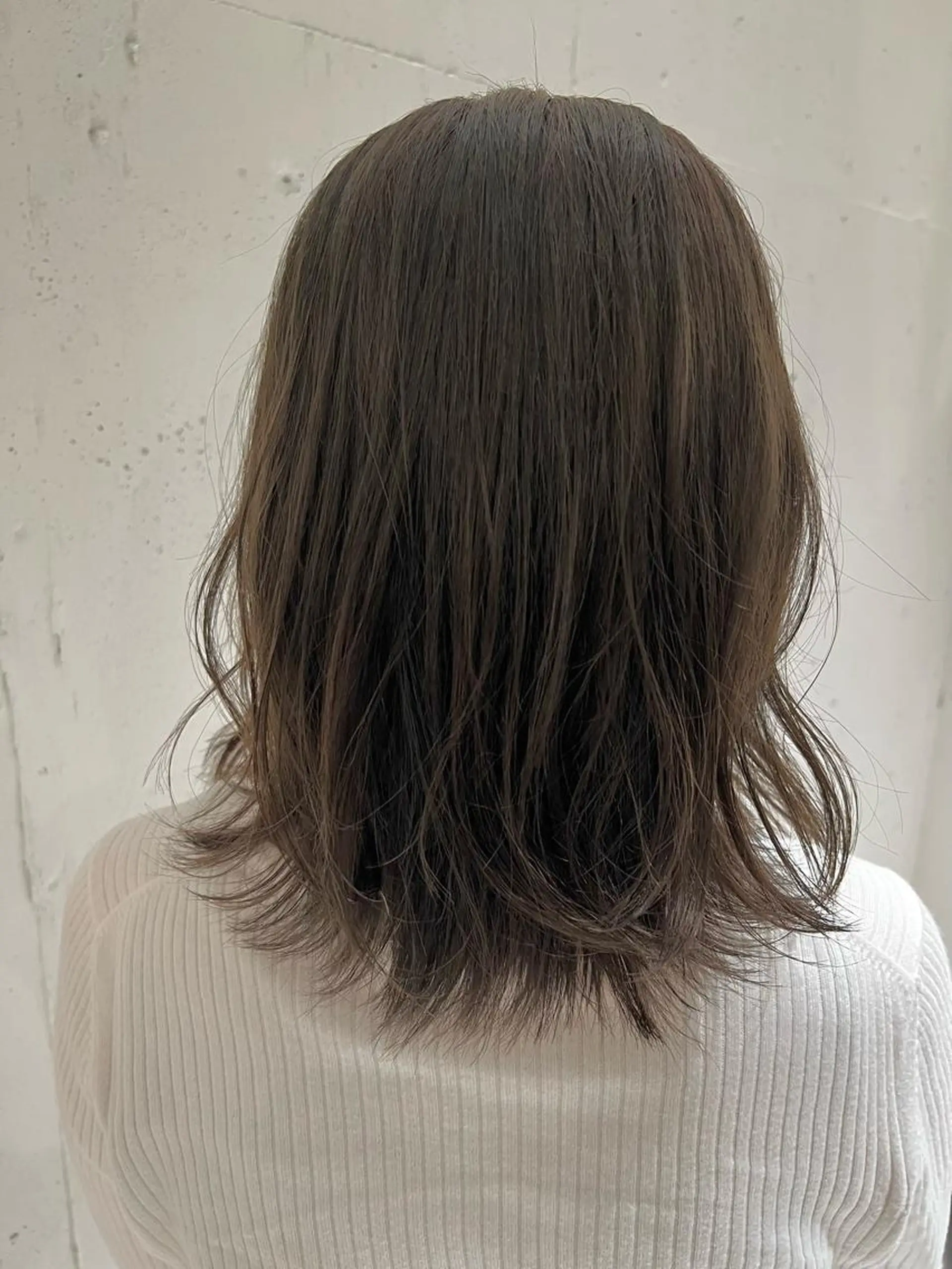 ミディアム カラー ヘアカラー トリートメント ヘッドスパ ヘアセット 艶くすみカラー ‎/縮毛/川添桃花‎のヘアスタイル