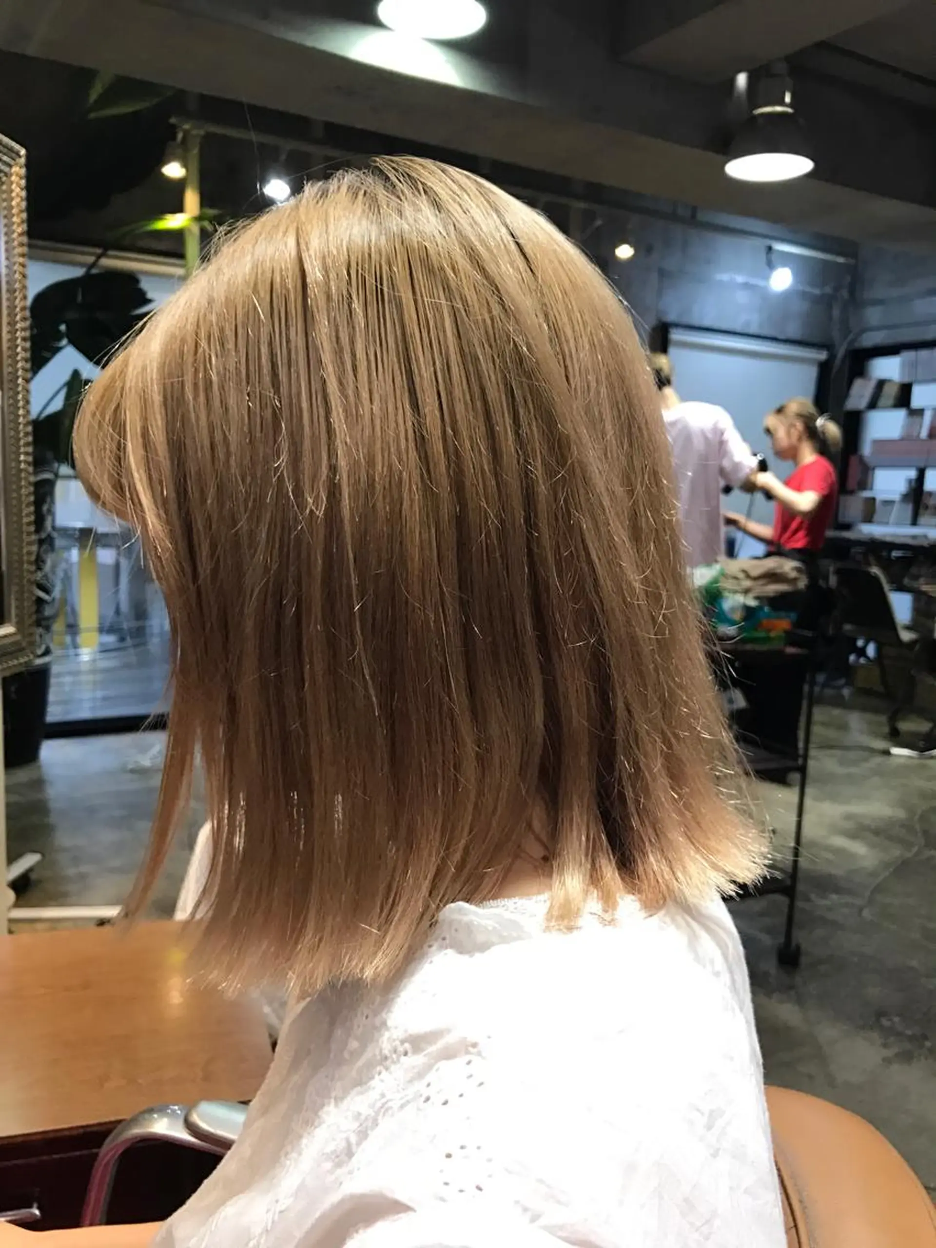 ショート カラー パーマ ヘアアレンジ メンズ キッズ ネイル マツエク・マツパ ベージュカラー ダブルカラー 外ハネヘア サロンドミルク 原宿のヘアスタイル