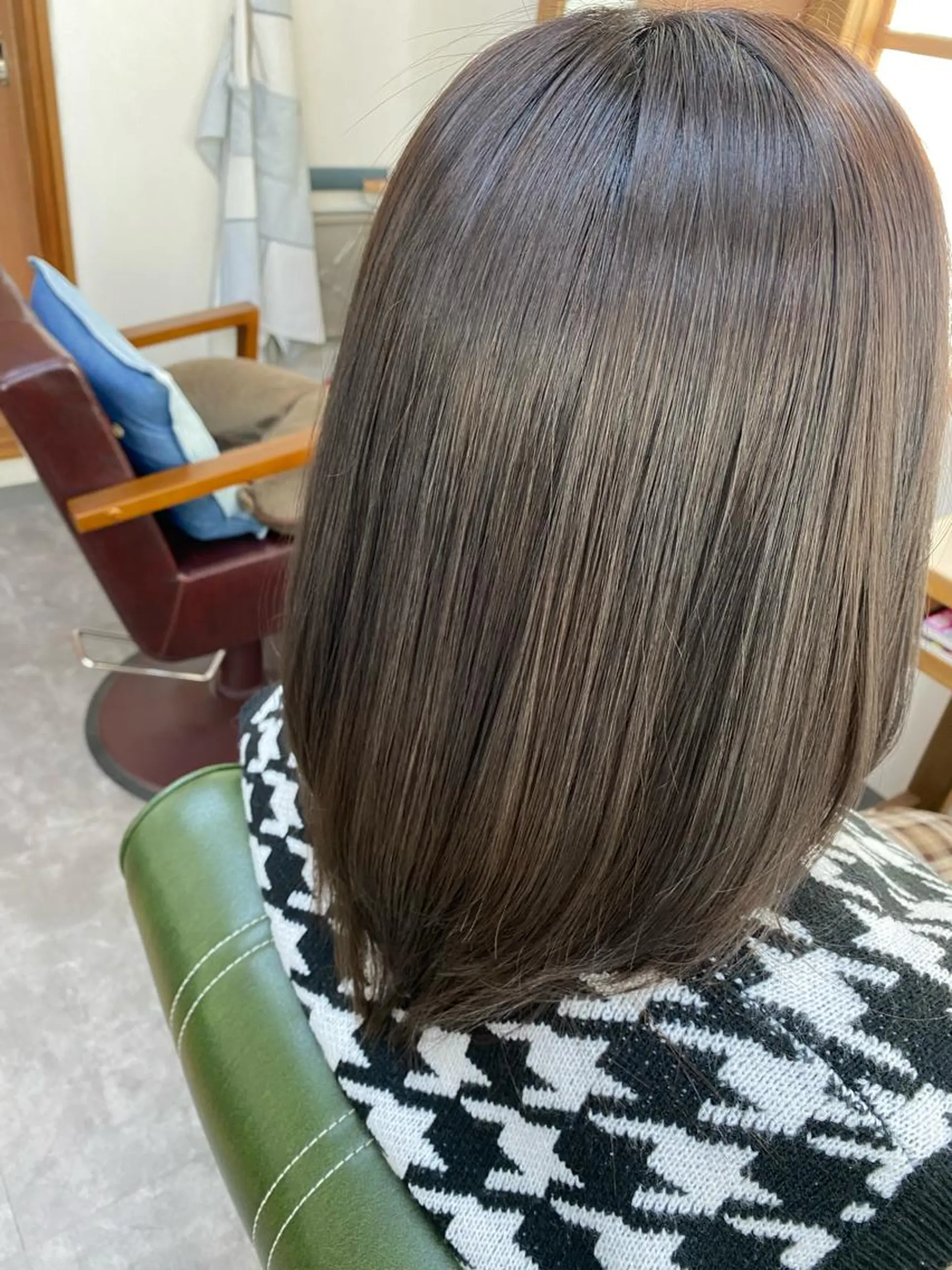 ミディアム アッシュ 髪質改善 永沼 真依のヘアスタイル