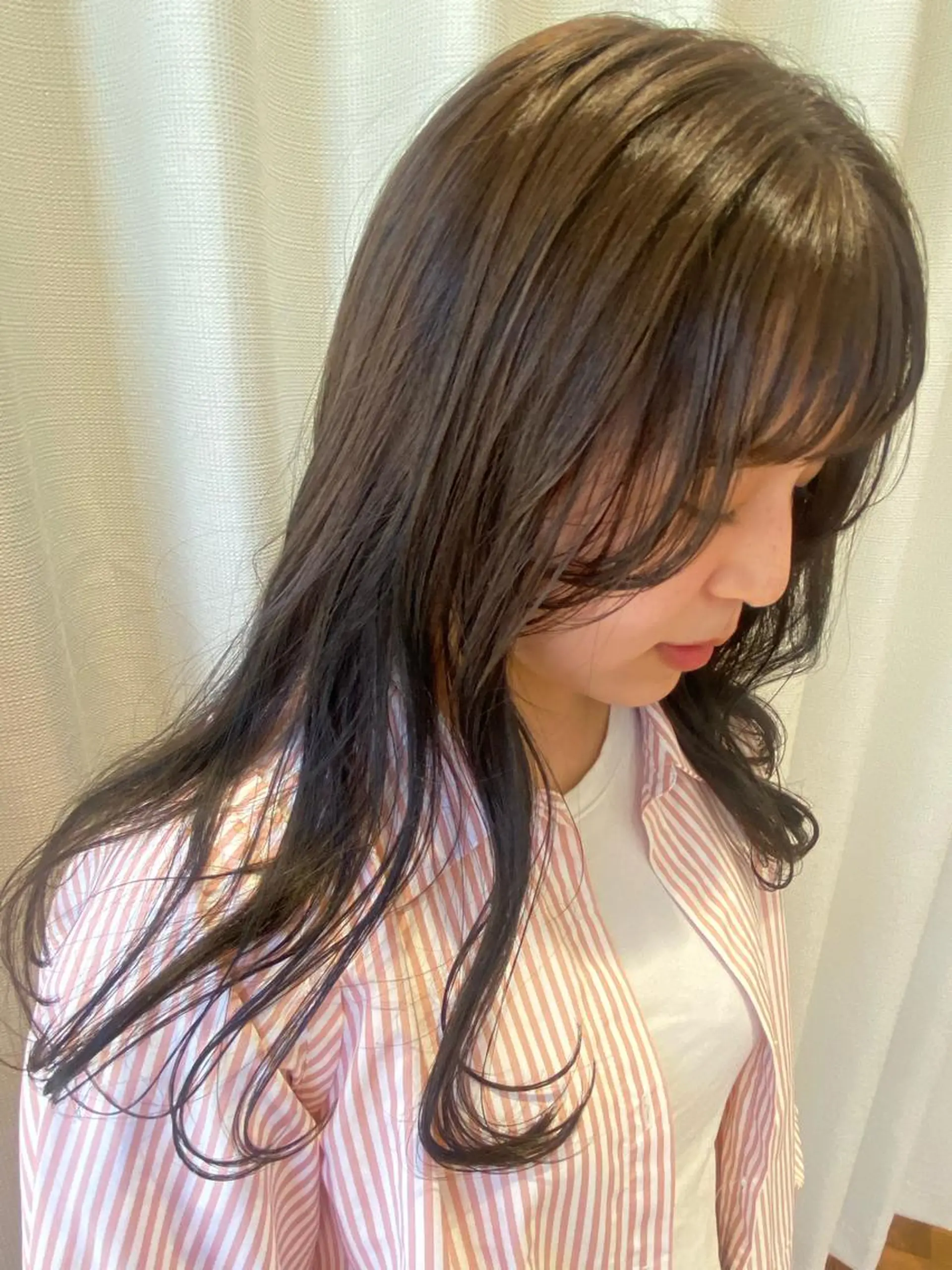 ロング カラー ブリーチ グレージュ ブリーチなしカラー 増井 彩乃のヘアスタイル