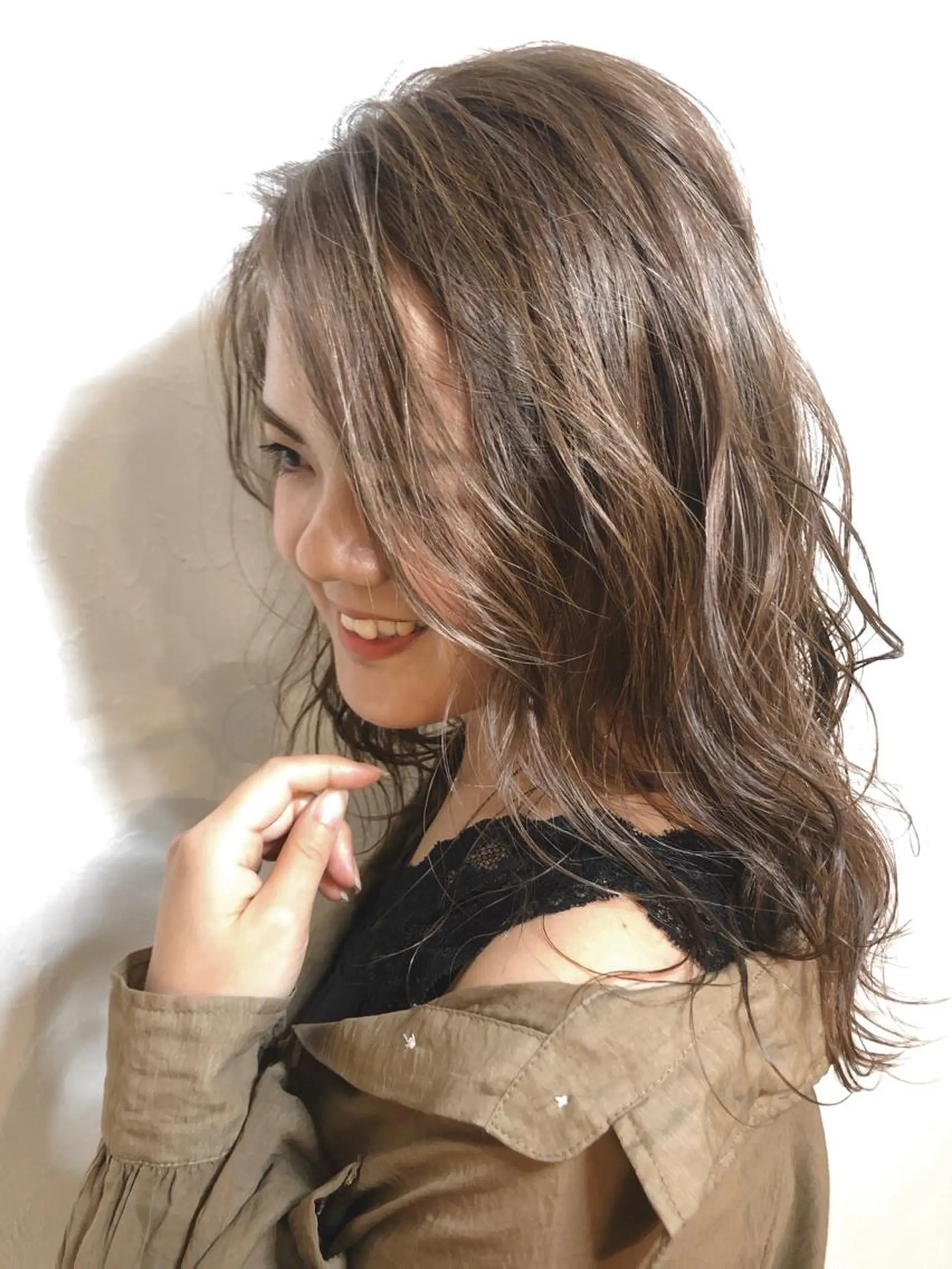 セミロング カラー m ā l o. マァロのヘアスタイル