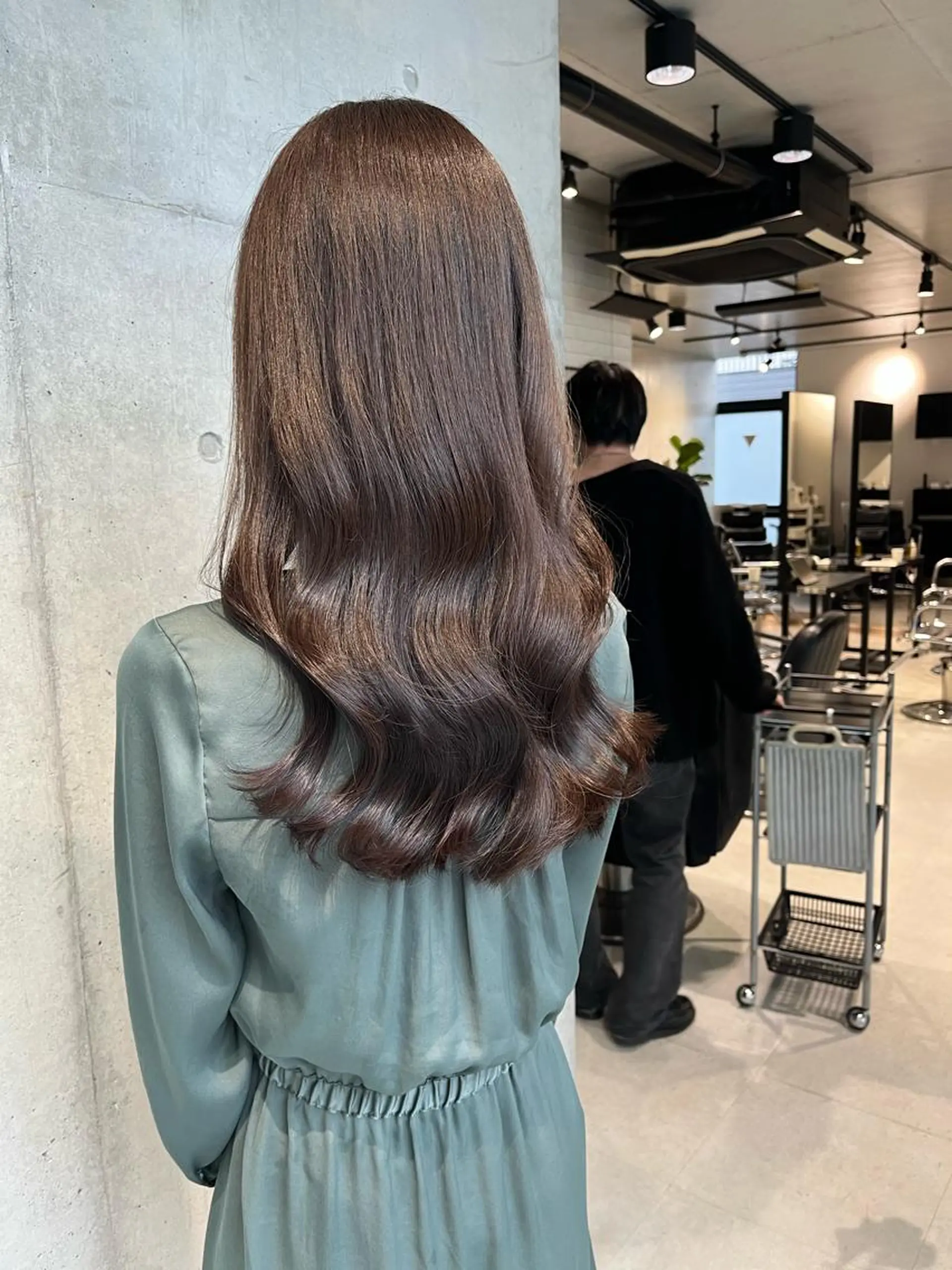 ロング カラー 透明感/オリーブ/ グレージュ/YUKAのヘアスタイル