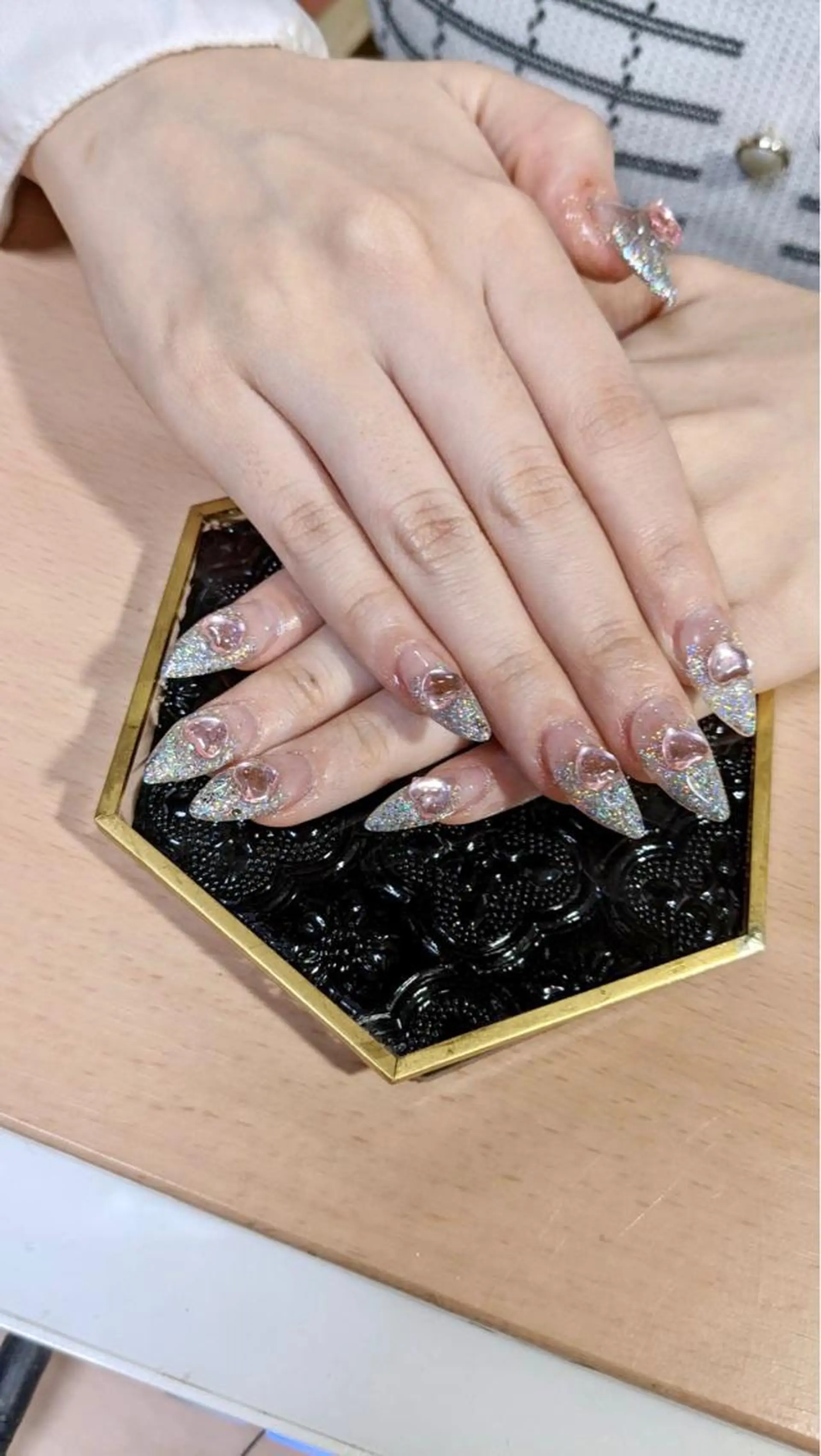 ネイル フラワー ムーンのネイルデザイン