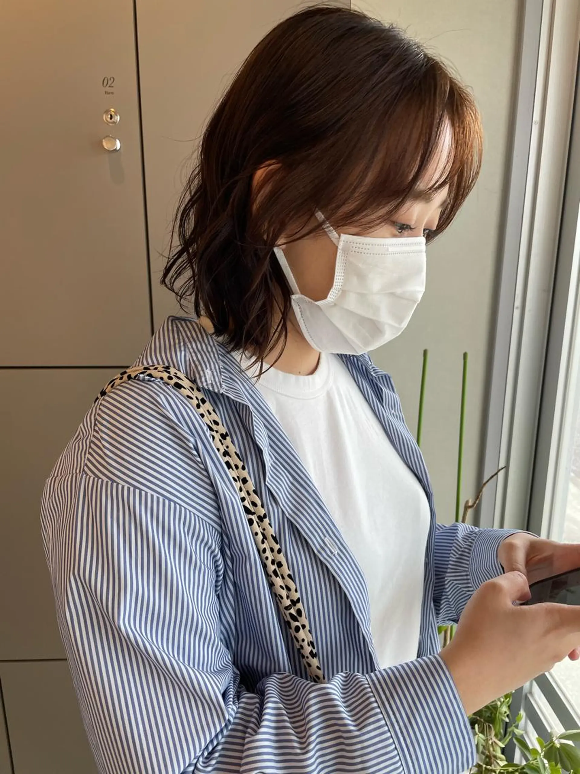 ミディアム 切りっぱなしボブ ショートボブ ミディアムパーマ ミストバング ボブ カット ヘアカラー トリートメント モテ髪/ボブ/ショー ト/アダチフウトのヘアスタイル