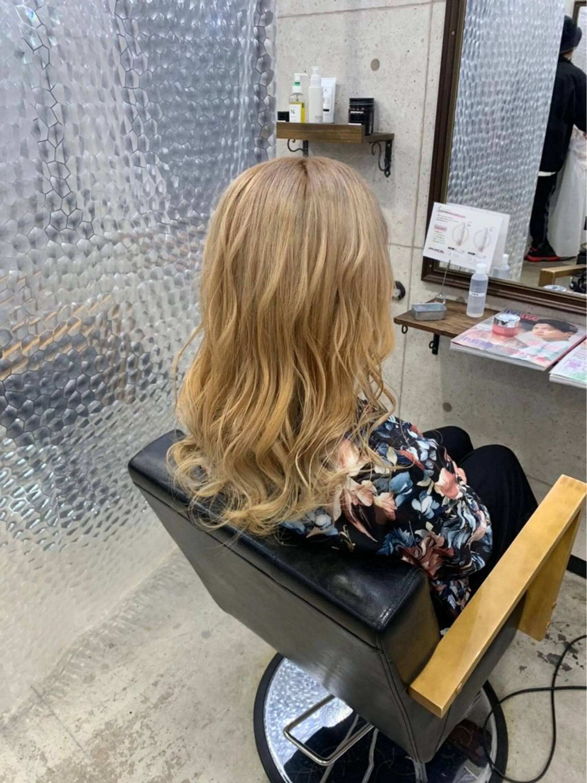 カラー ブリーチ ブロンド 藤田 清志のヘアスタイル