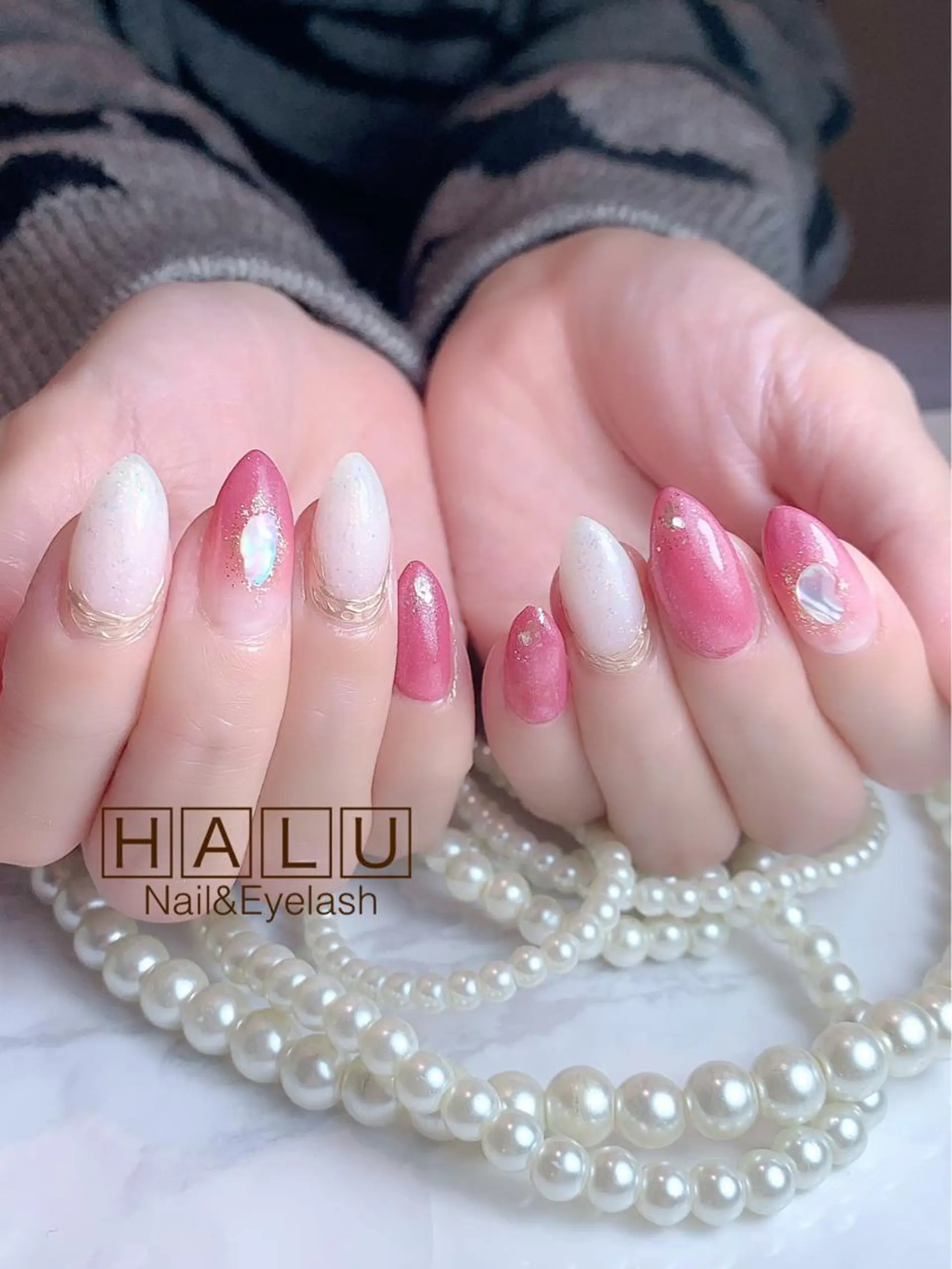 ネイル キラキラネイル ピンク ホワイト HALU ハルのネイルデザイン
