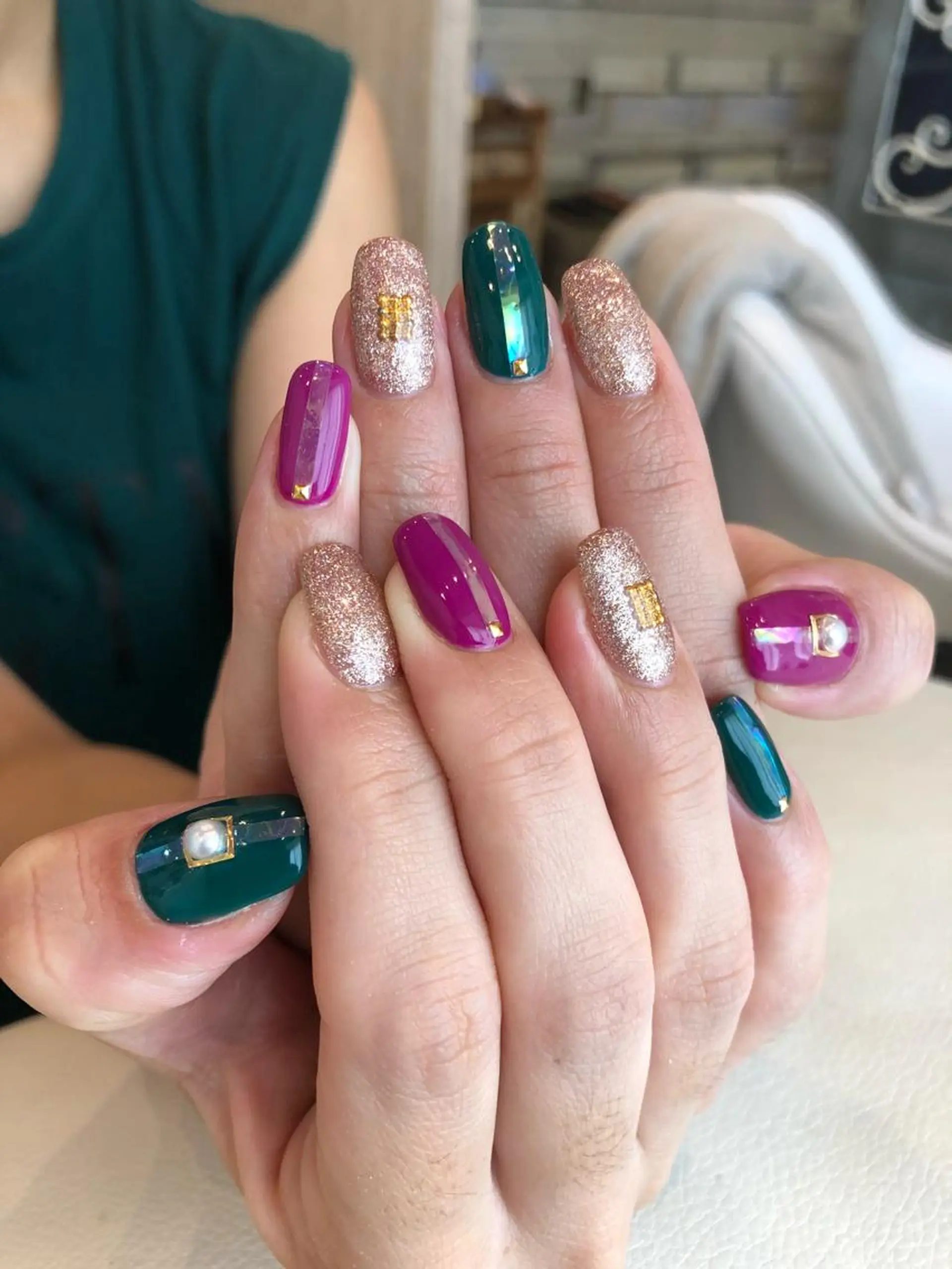 ネイル 【デザイナー】田中 美生のヘアスタイル