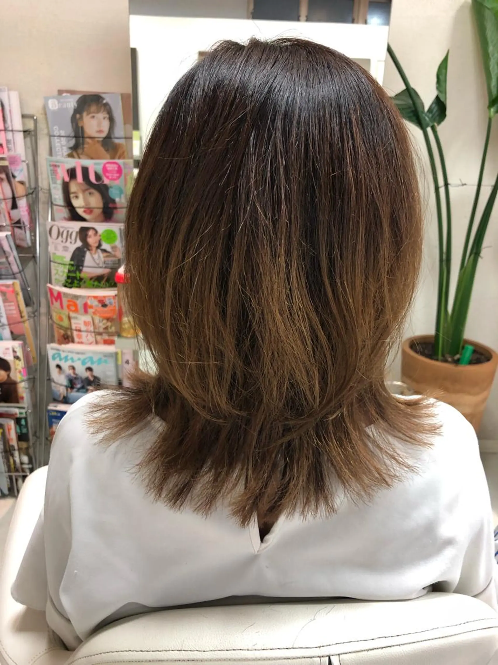 ミディアム カット 阿部 美咲のヘアスタイル