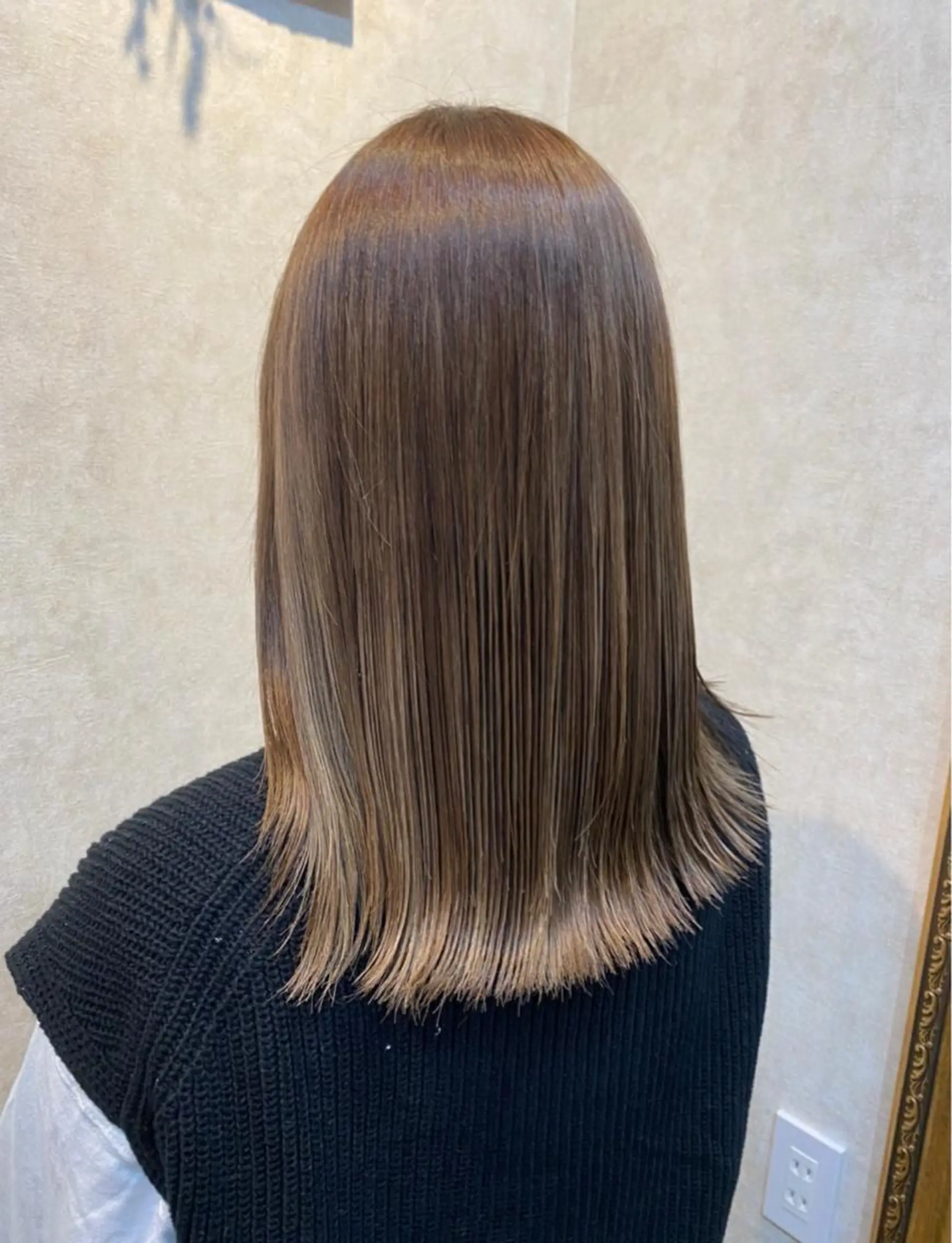 ミディアム カラー 齊藤 萌香のヘアスタイル