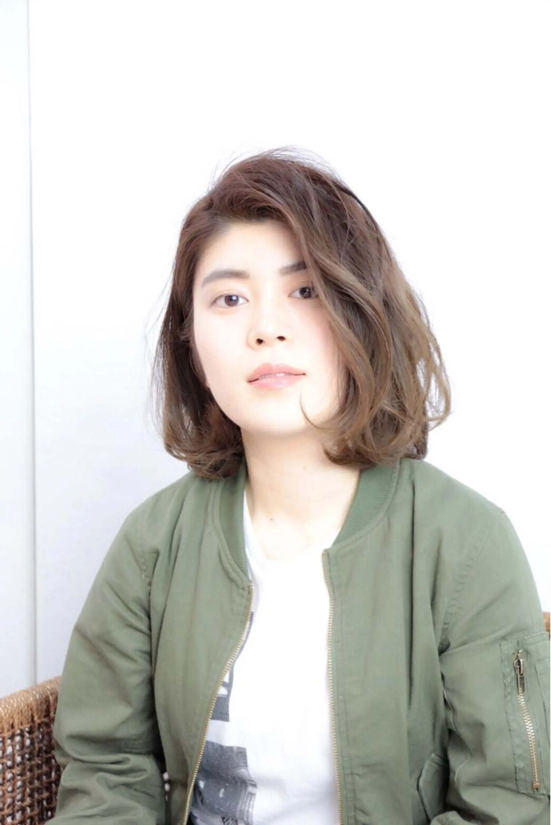 ミディアム 小林 伊織のヘアスタイル