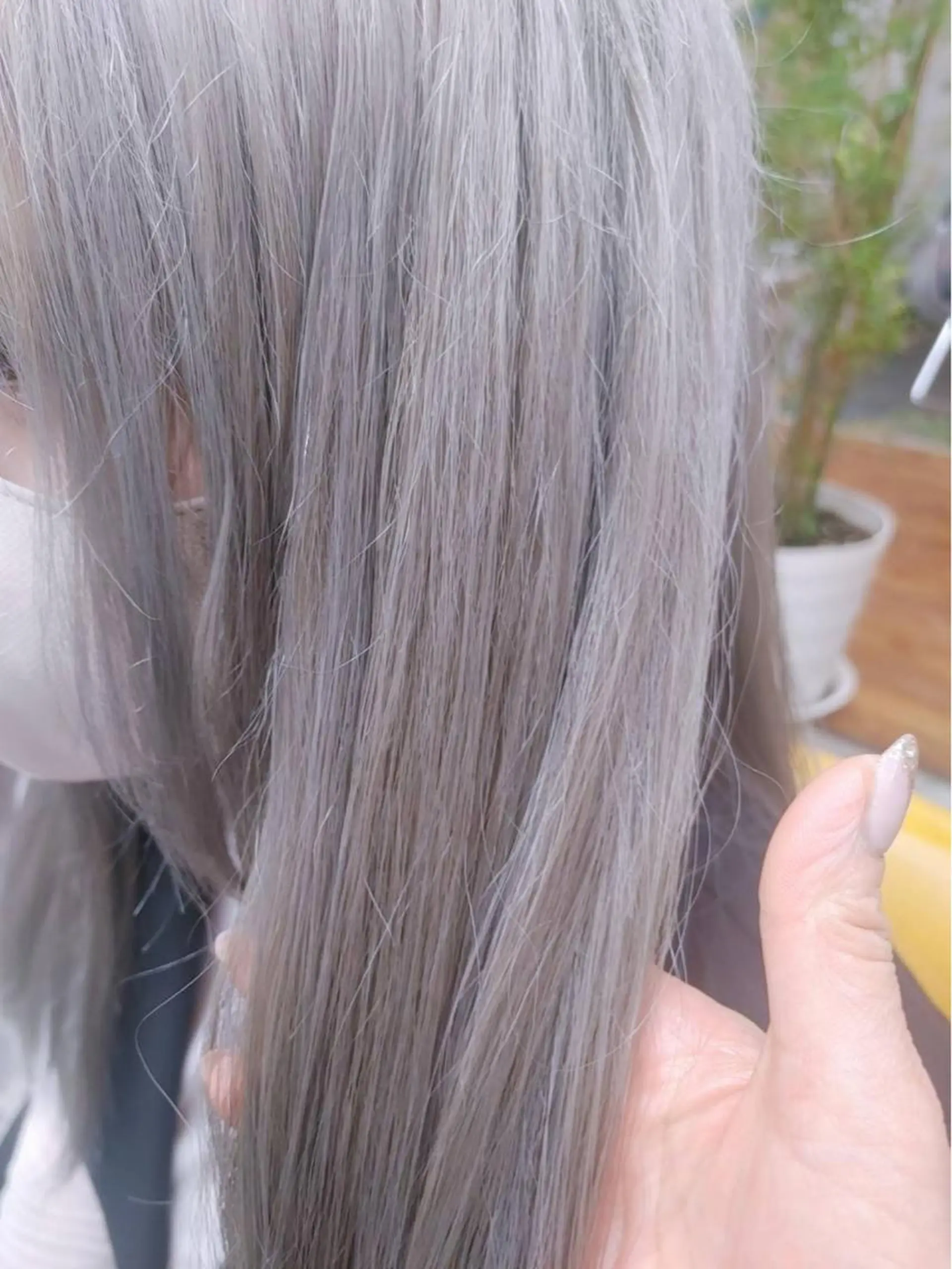 セミロング カラー アッシュ アッシュグレー アッシュグレージュ ブリーチ グレージュ 大坪 拓斗のヘアスタイル