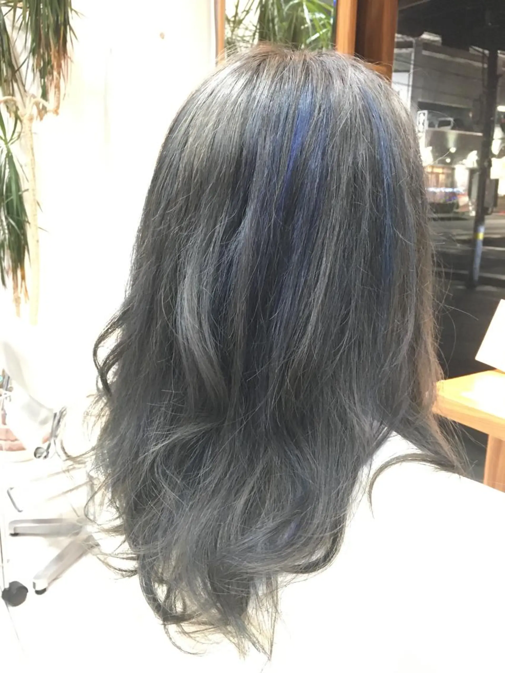 セミロング カラー カット トリートメント 白髪ぼかしハイライト 柳川拓哉のヘアスタイル