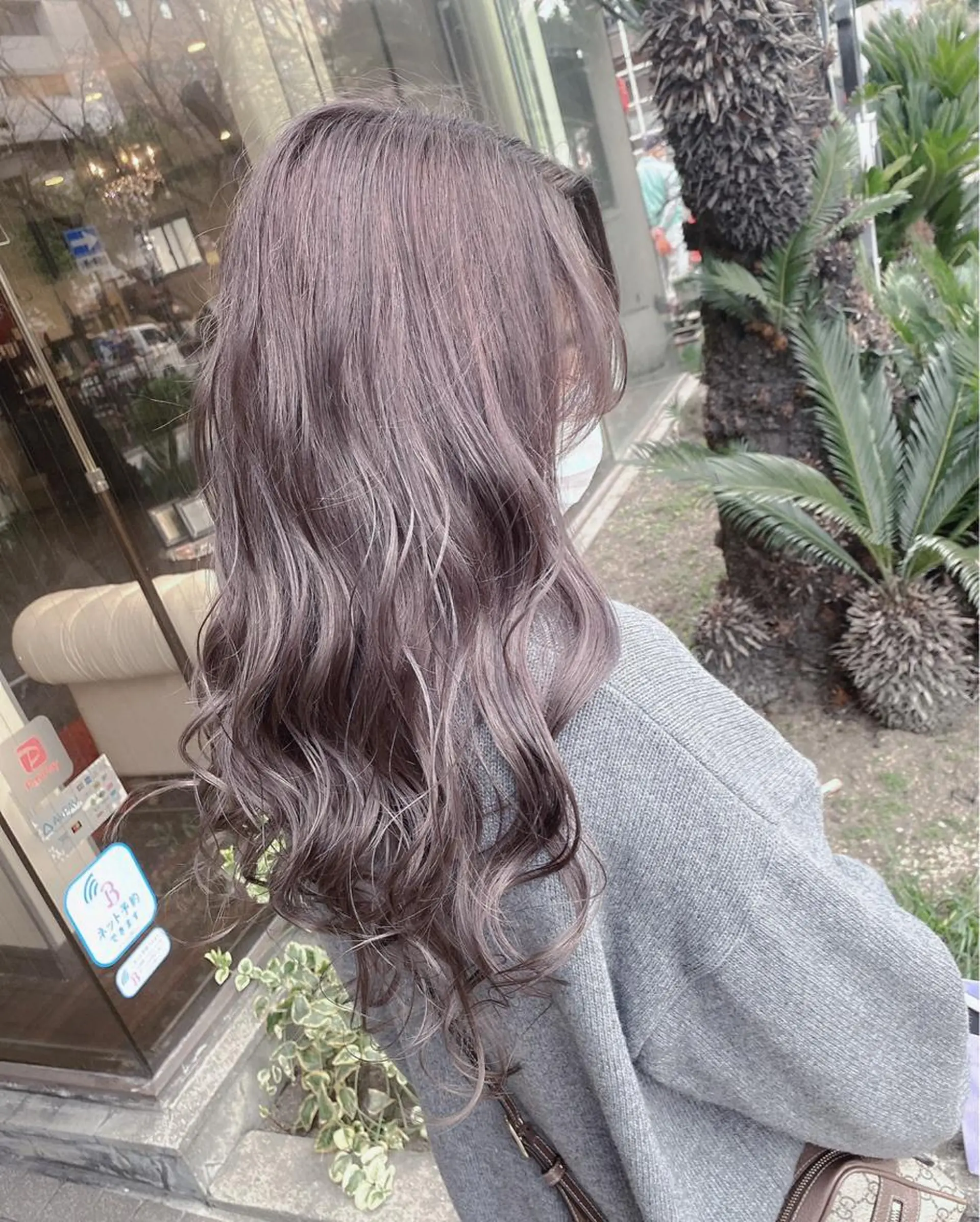 セミロング Gaudi / ガウディのヘアスタイル