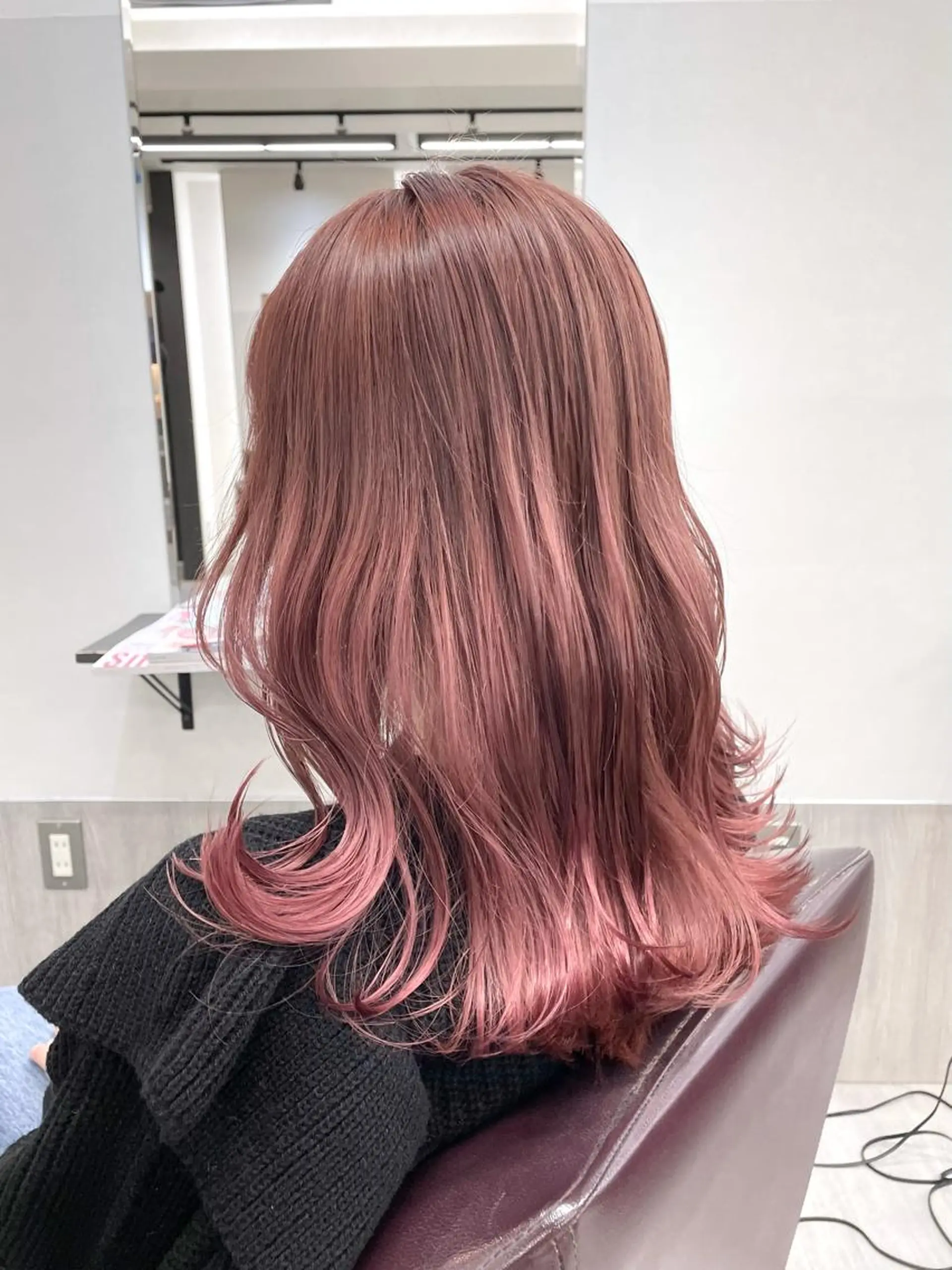 カラー AIRI layer cut hairのヘアスタイル