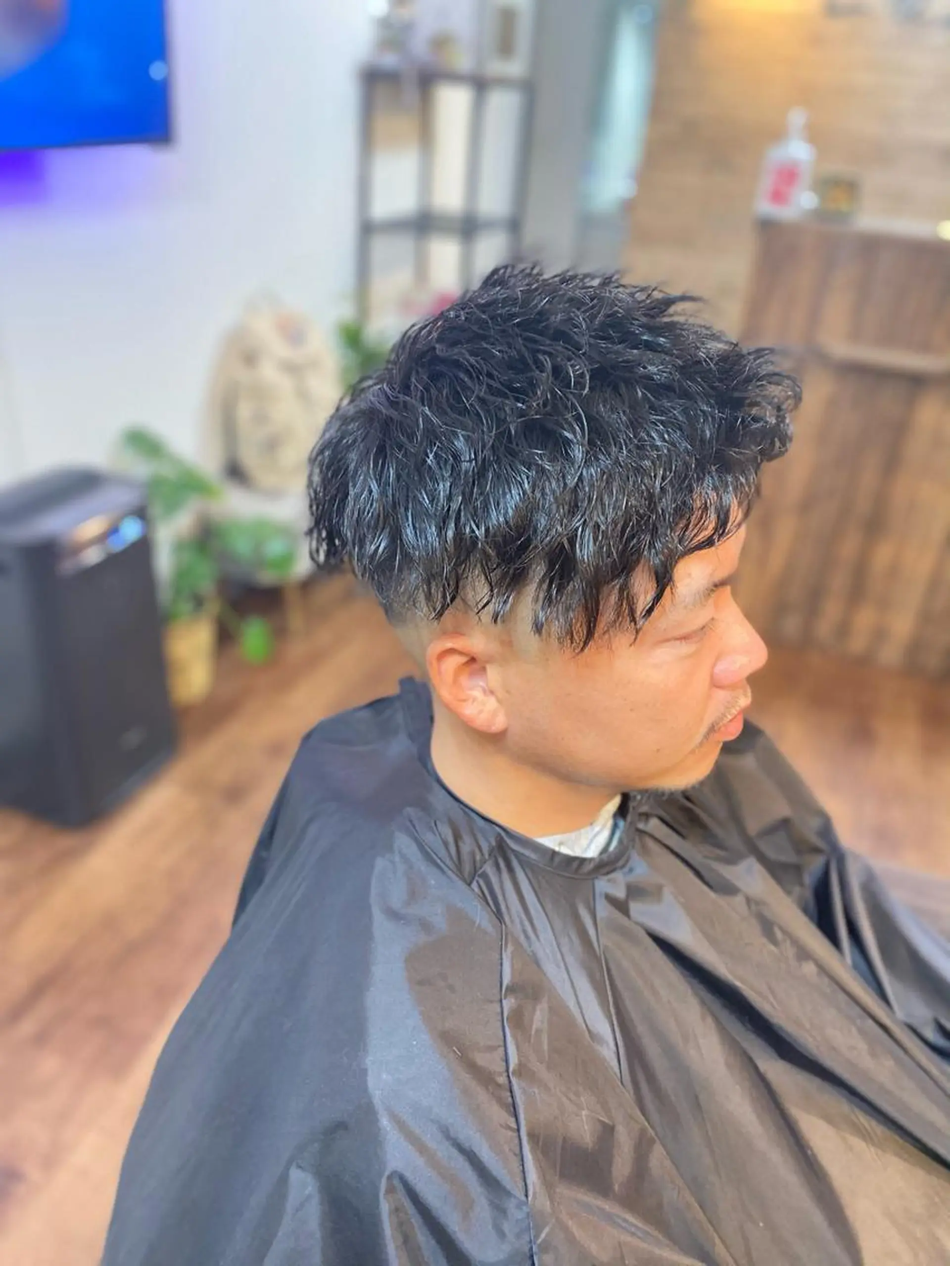 ショート パーマ メンズ フェードカット スキンフェード Luzir⭐︎ GEN⭐︎のヘアスタイル