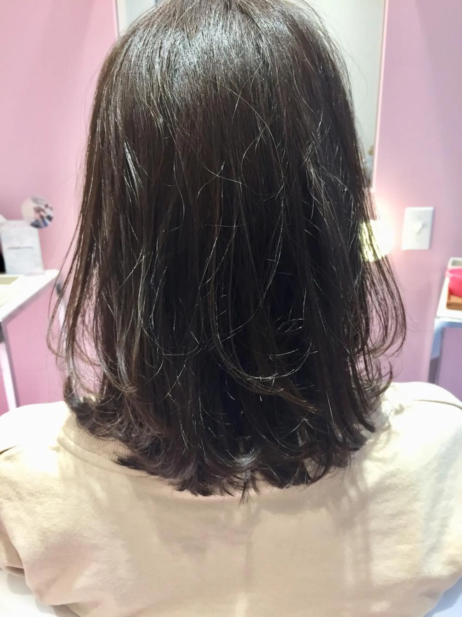 ミディアム 切りっぱなしボブ ボブ レイヤーカット カット ヘアカラー トリートメント 所渉/韓国レイヤー /ウルフカットのヘアスタイル