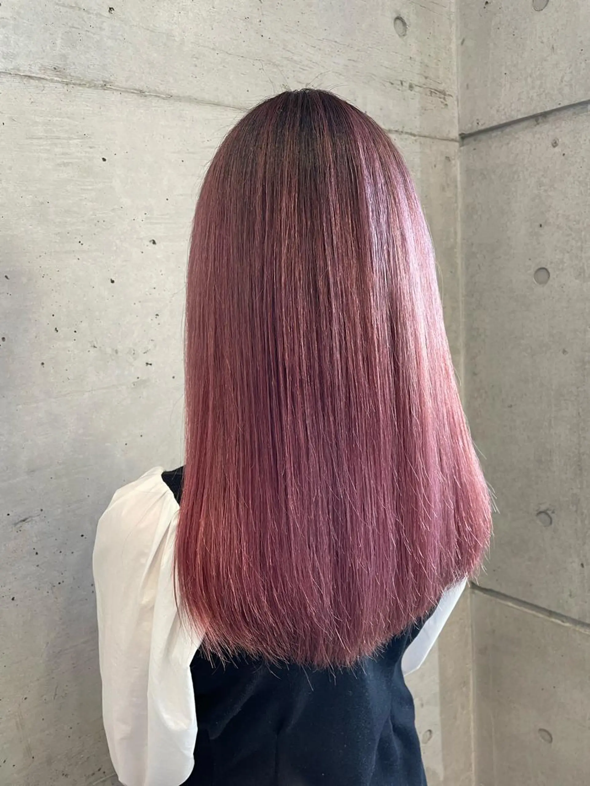 ロング カラー バレイヤージュ ブリーチ ピンクカラー レイヤーカット 大栗 佑也  髪質改善のヘアスタイル