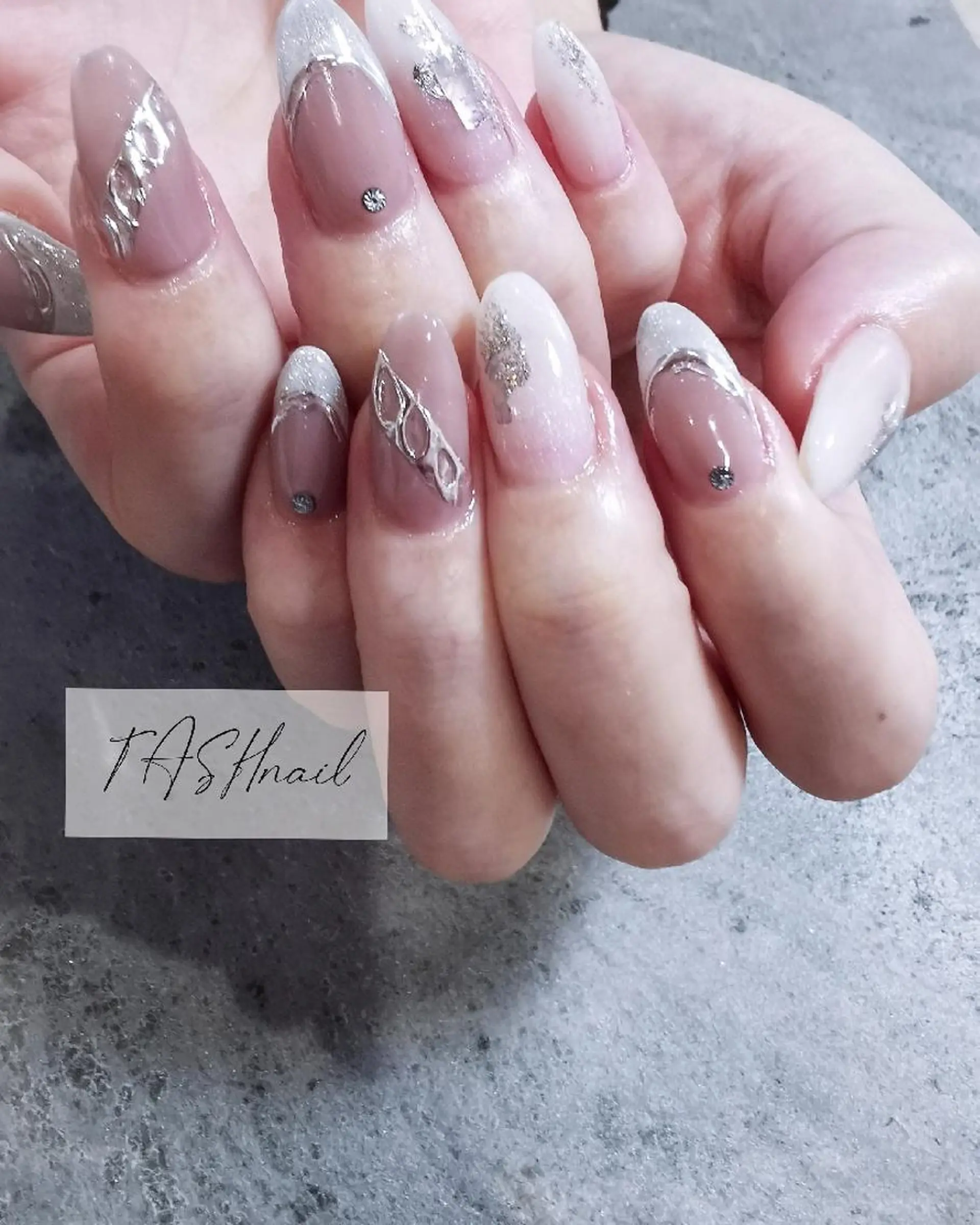 ネイル TASH nailのネイルデザイン