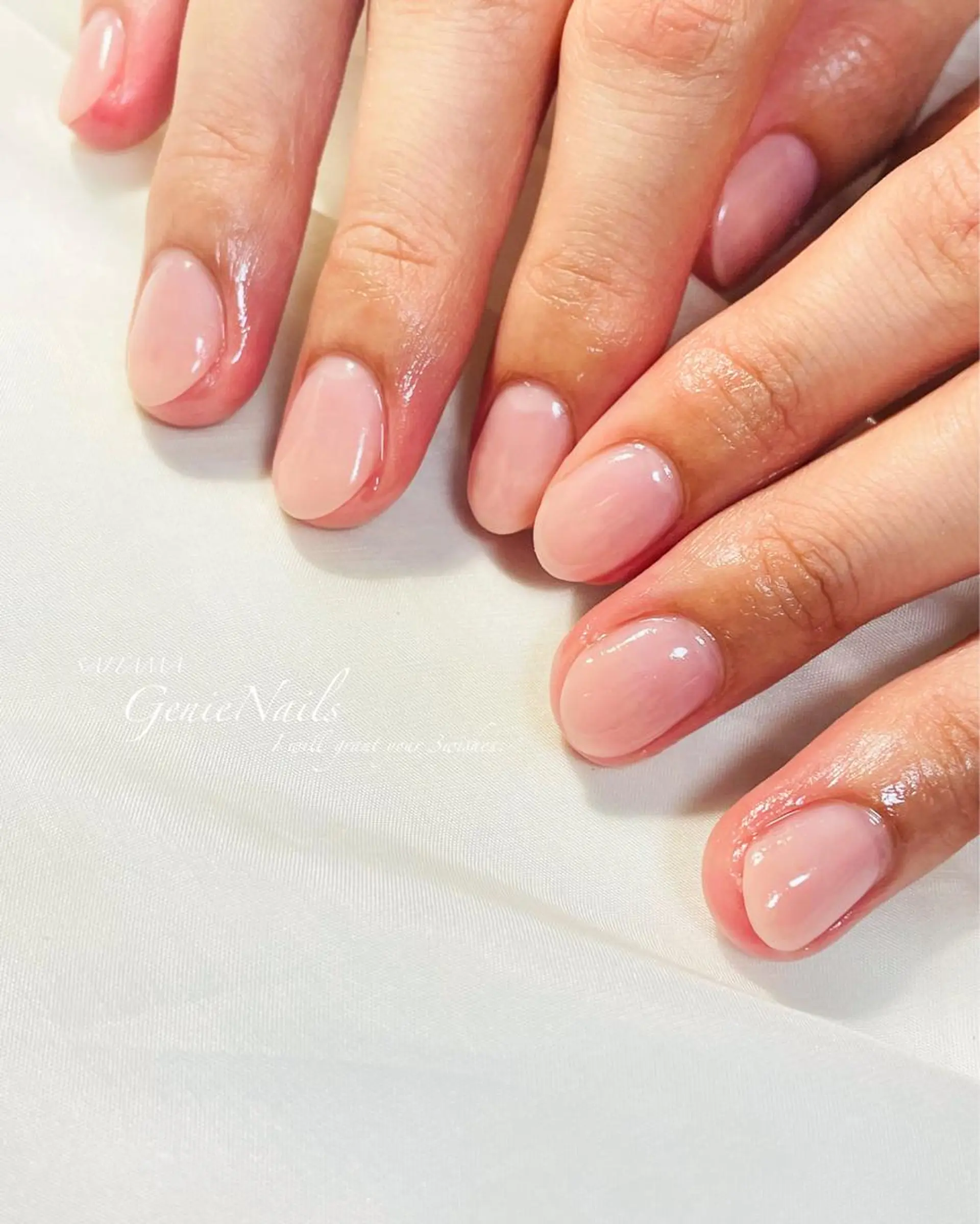 ネイル フットネイル フレンチネイル ジェルネイル グラデーション キラキラネイル Genie Nailsのネイルデザイン