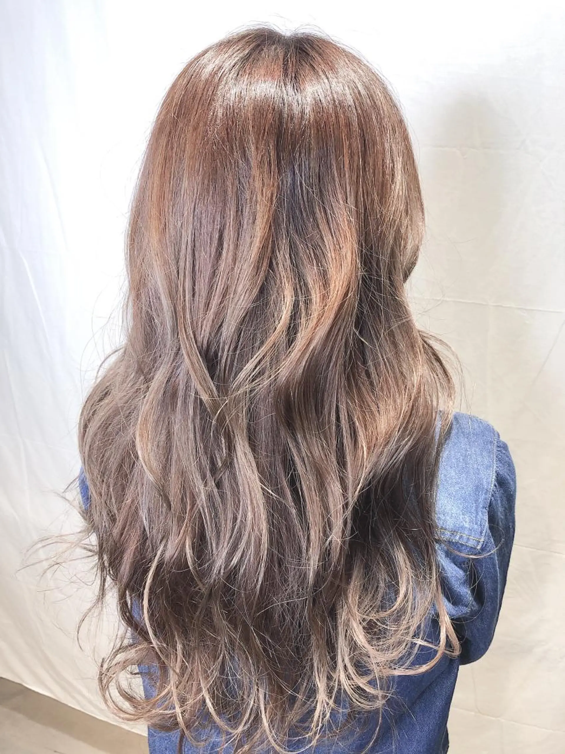 ロング カラー ベージュカラー ヘアカラー トリートメント 田中 アキオのヘアスタイル