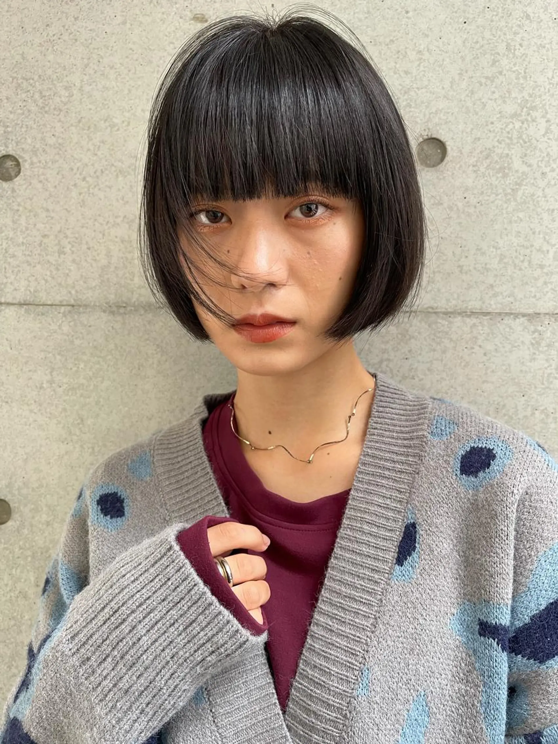 ショート カラー 顔まわりレイヤー デザインカットのヘアスタイル
