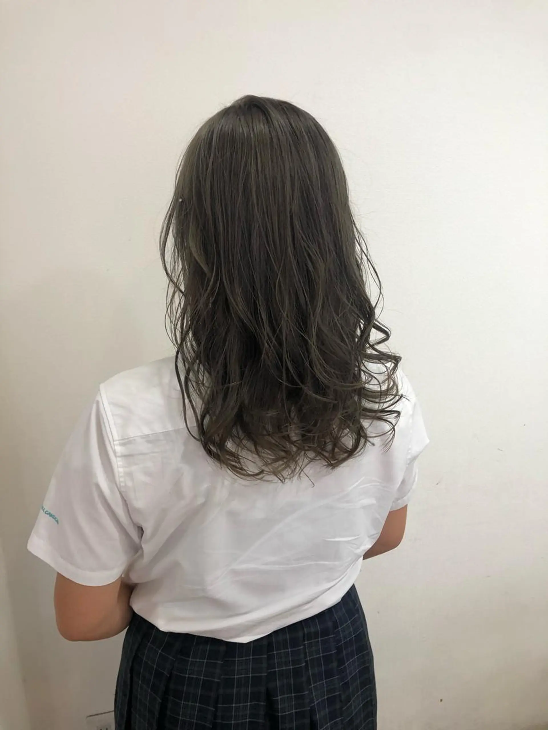 セミロング カラー ダブルカラー ヘアカラー トリートメント ブリーチ特化 梅田本多翔のヘアスタイル