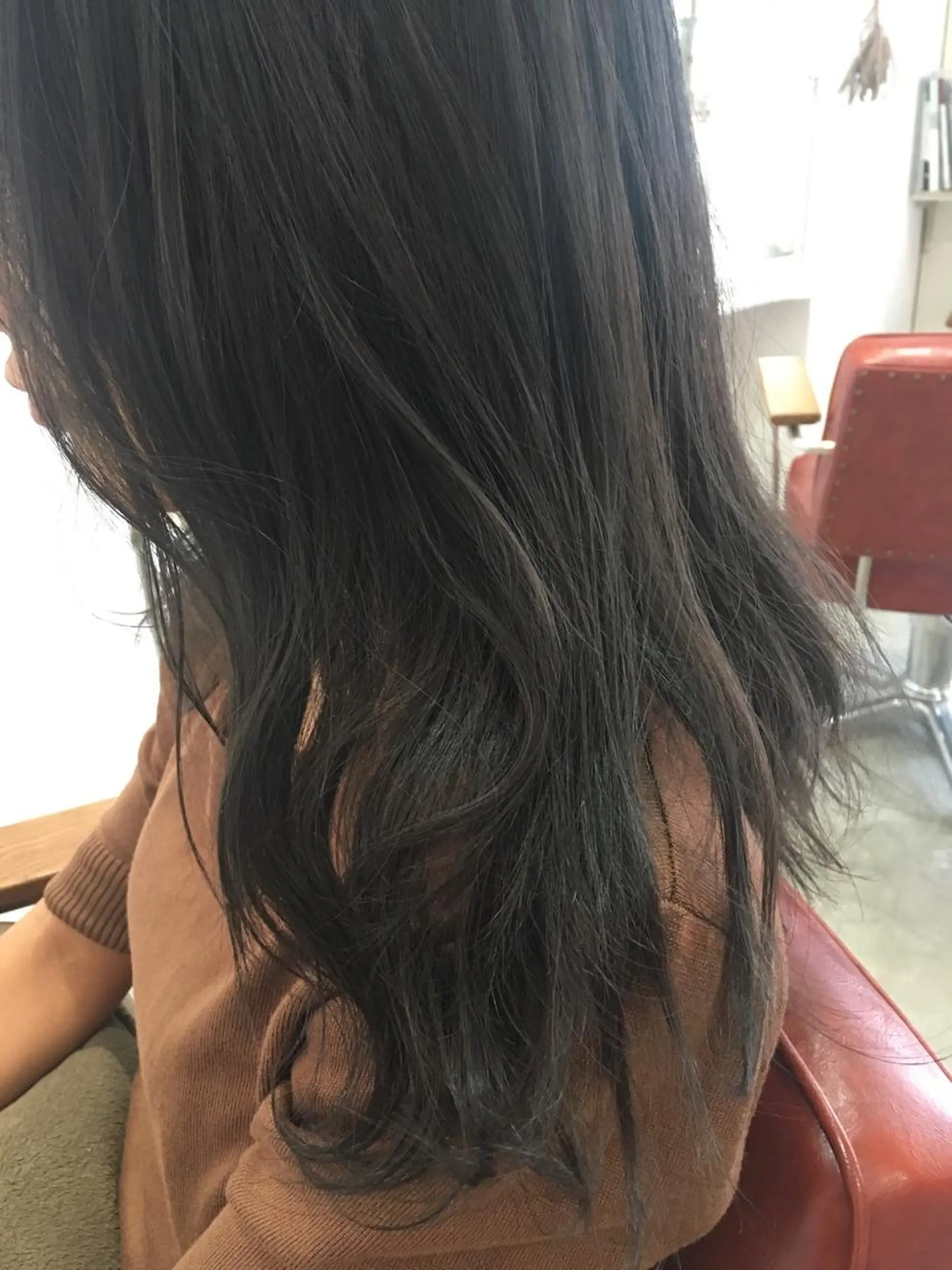 セミロング カラー アッシュ 透明感カラー カット ヘアカラー fio マナミのヘアスタイル