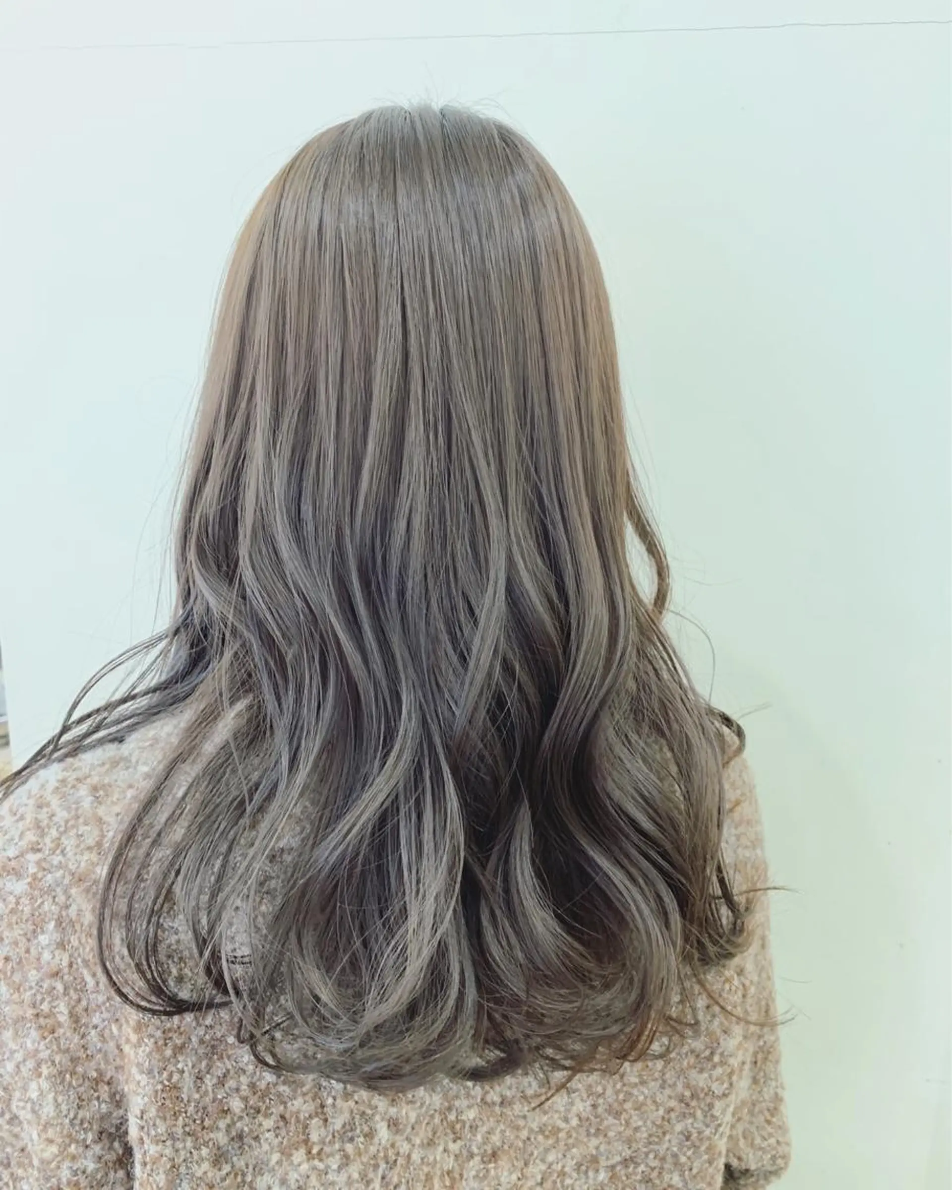 セミロング カラー アッシュ アッシュグレー アッシュグレージュ グレージュ ぱつっとボブ/ 小野あかねのヘアスタイル