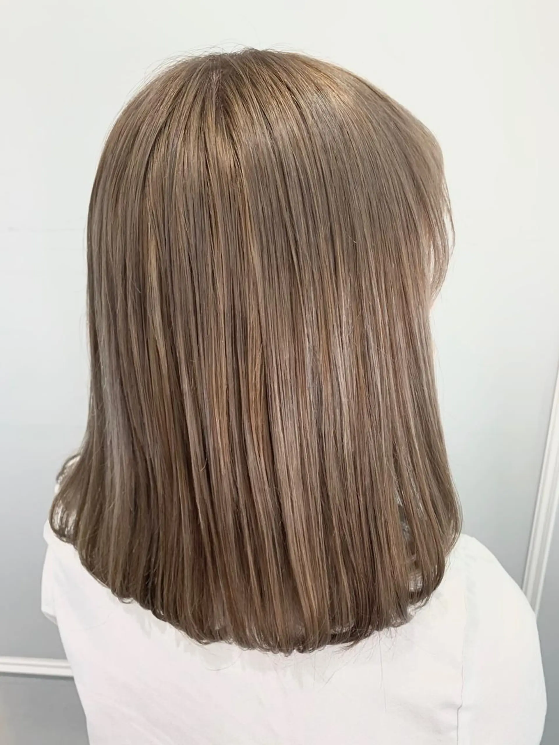 セミロング カラー ブリーチ ハイライトカラー ハイライト ヘアカラー トリートメント 🦖鶴岡香純🦖 5/1から復帰しますのヘアスタイル