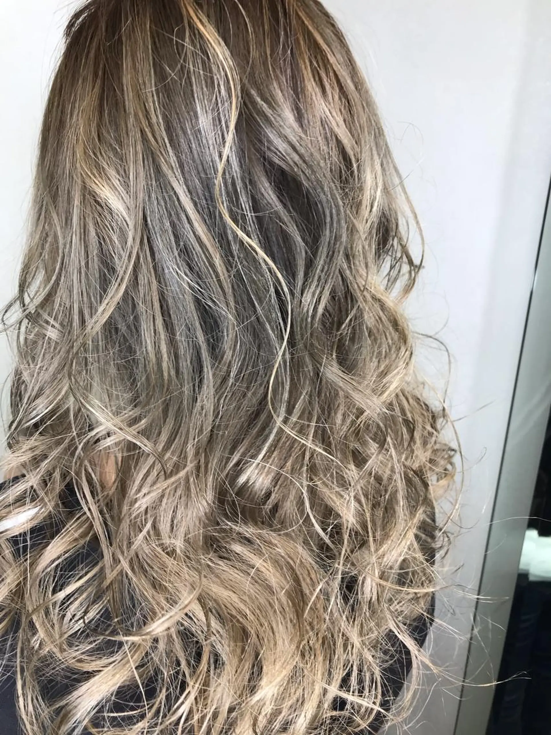 セミロング レイヤーカット お悩み解決美容師🩷 ♠️ベテランそめやのヘアスタイル