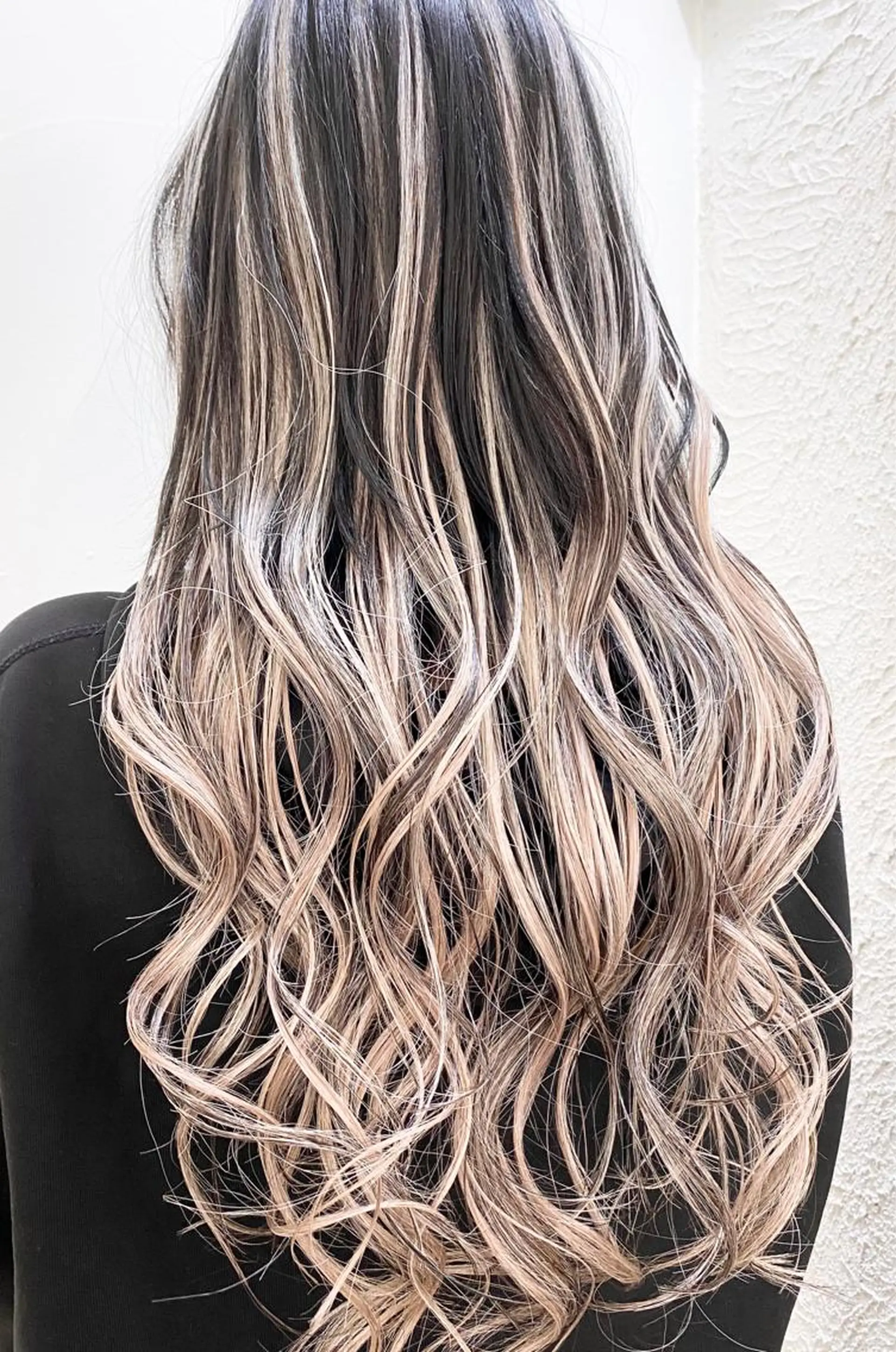 ロング カラー アッシュ アッシュグレー バレイヤージュ レイヤーカット 最高峰の技術力☆ 樋口健人のヘアスタイル