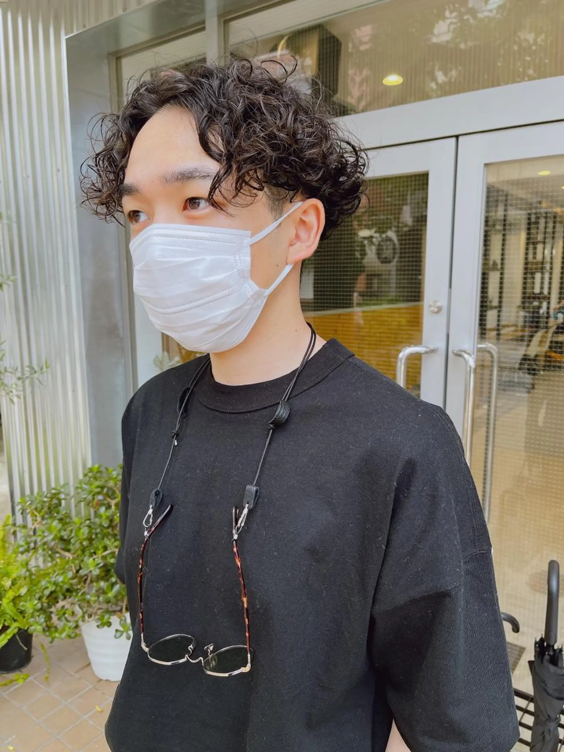 ショート パーマ メンズ センターパート メンズパーマ カット パーマ メンズパーマ タカキリョウのヘアスタイル