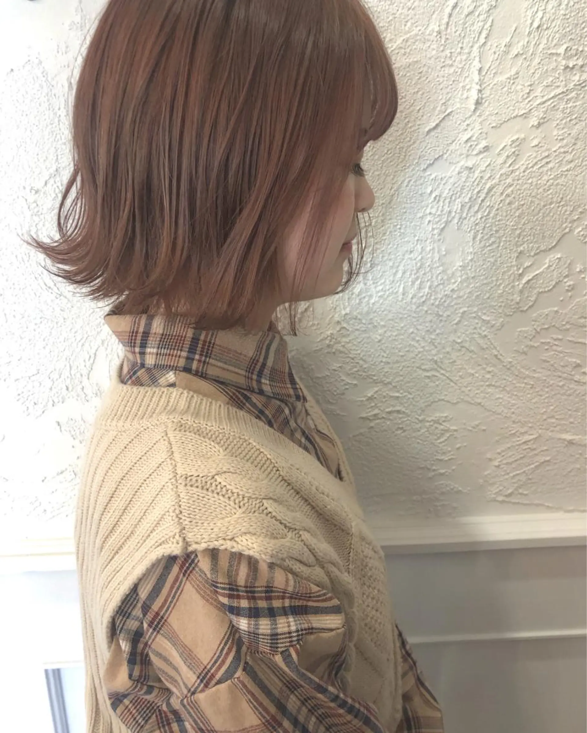 ショート カラー ベージュカラー ブリーチ ピンクカラー ピンクベージュ 江原 彩華のヘアスタイル