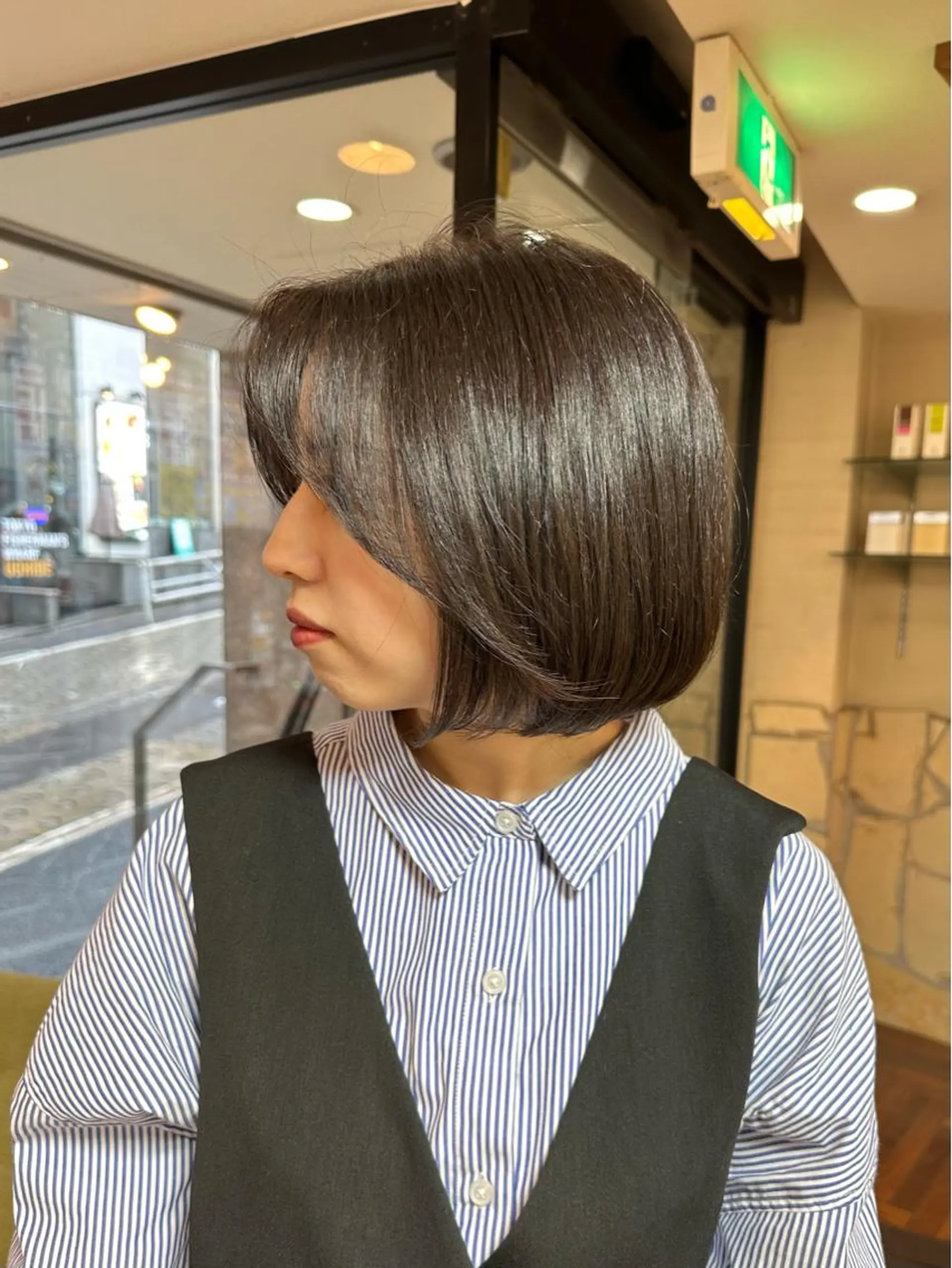 ショート カラー ブリーチ グレージュ ブリーチなしカラー ボブ 顔まわりレイヤー LUMO所属・矢野 晃平のヘアスタイル