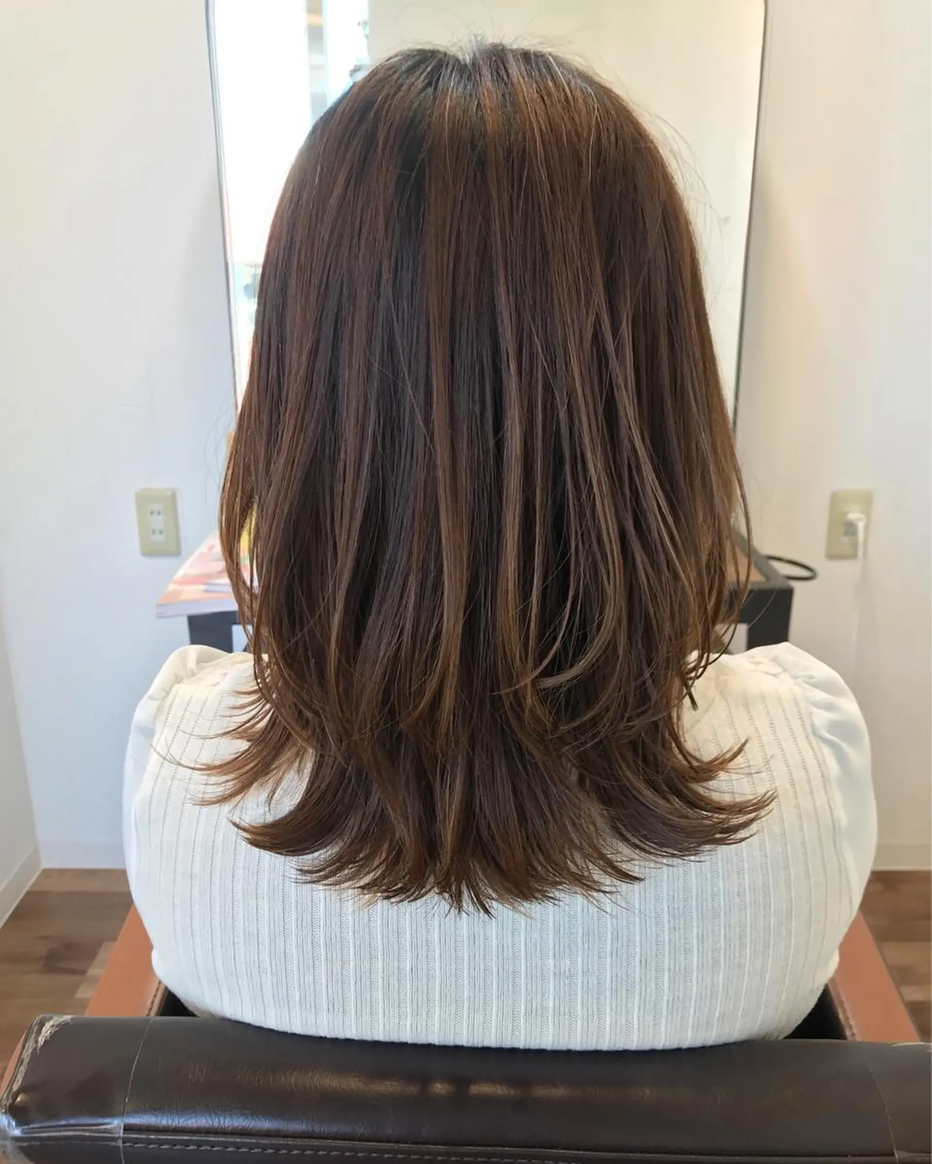 ミディアム くびれヘア くびれレイヤー レイヤーカット 鎌倉 彩のヘアスタイル