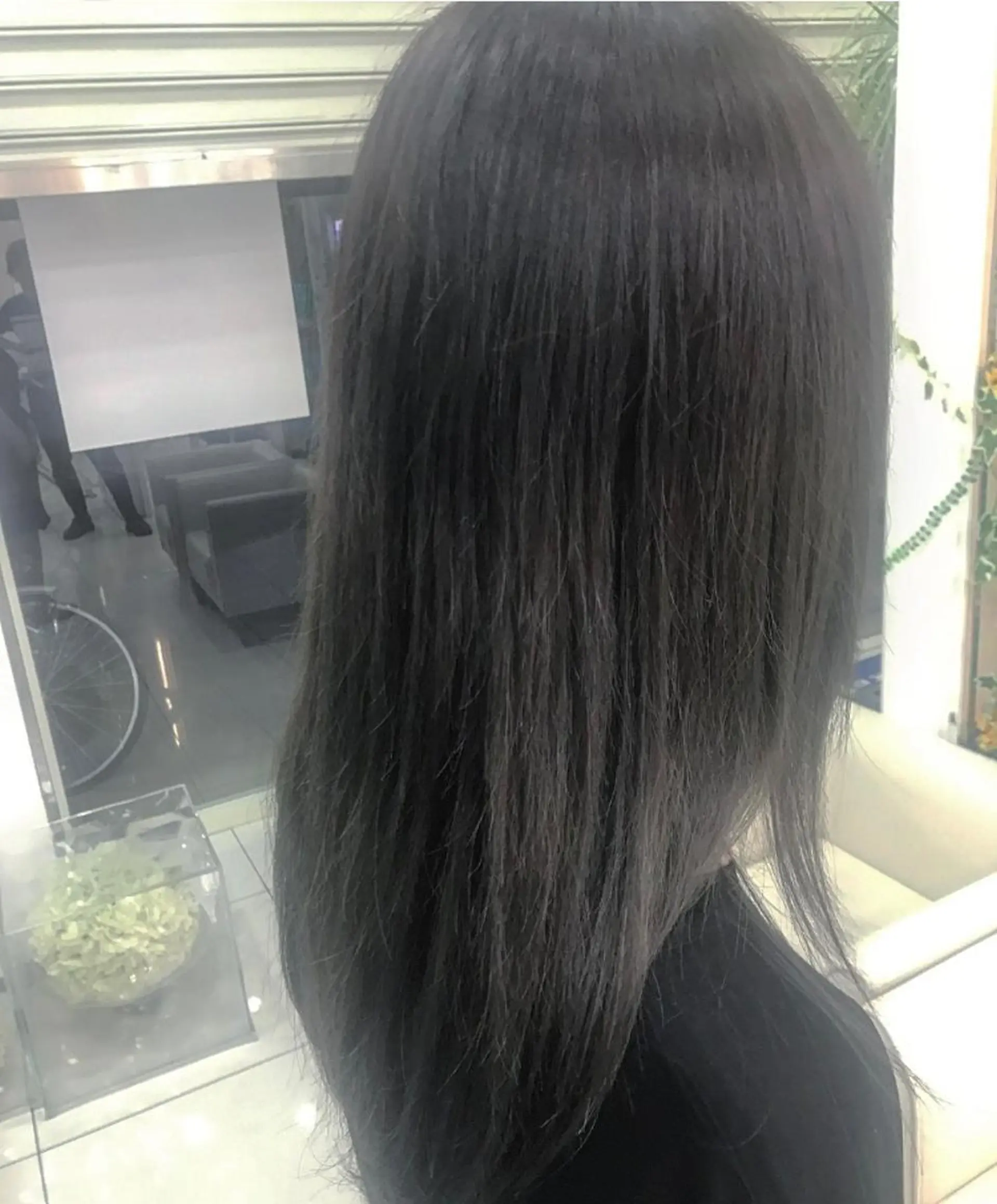 セミロング midori osawaのヘアスタイル